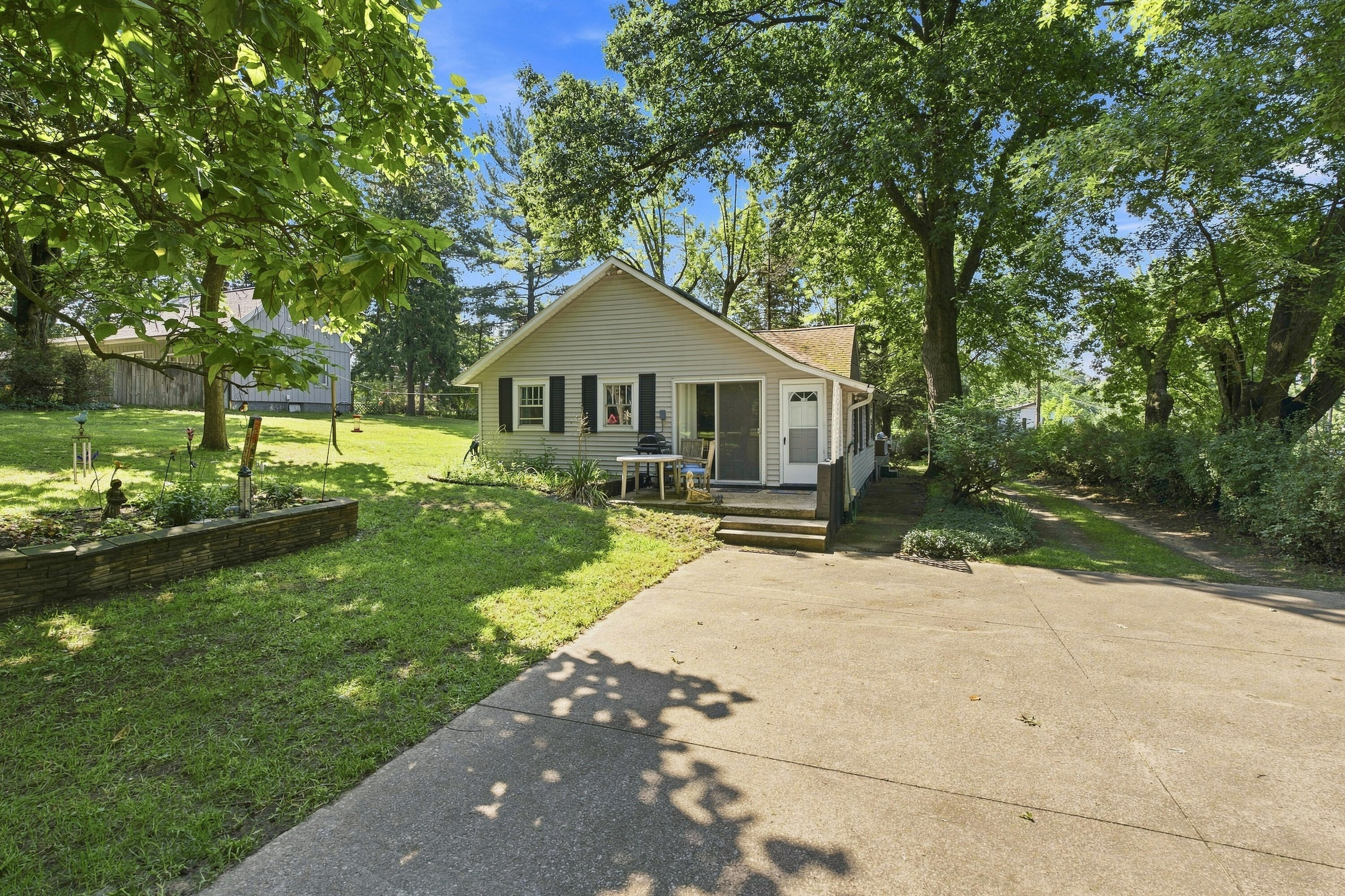2991 W Marquette Woods Road Stevensville MI 49127