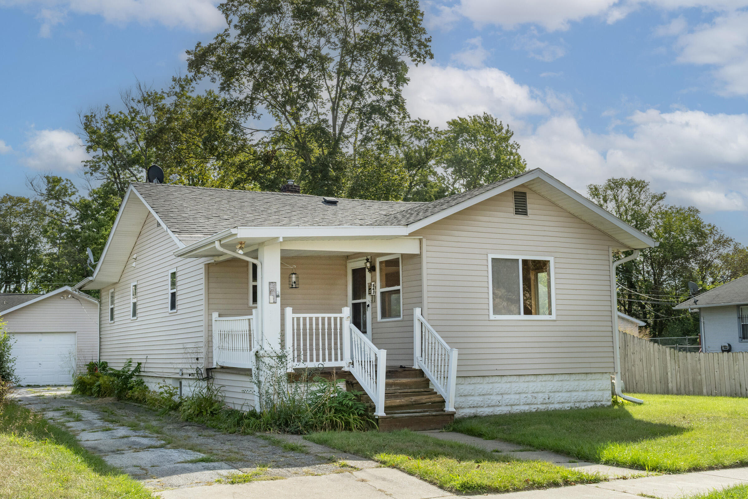 847 Colfax Avenue Benton Harbor MI 49022