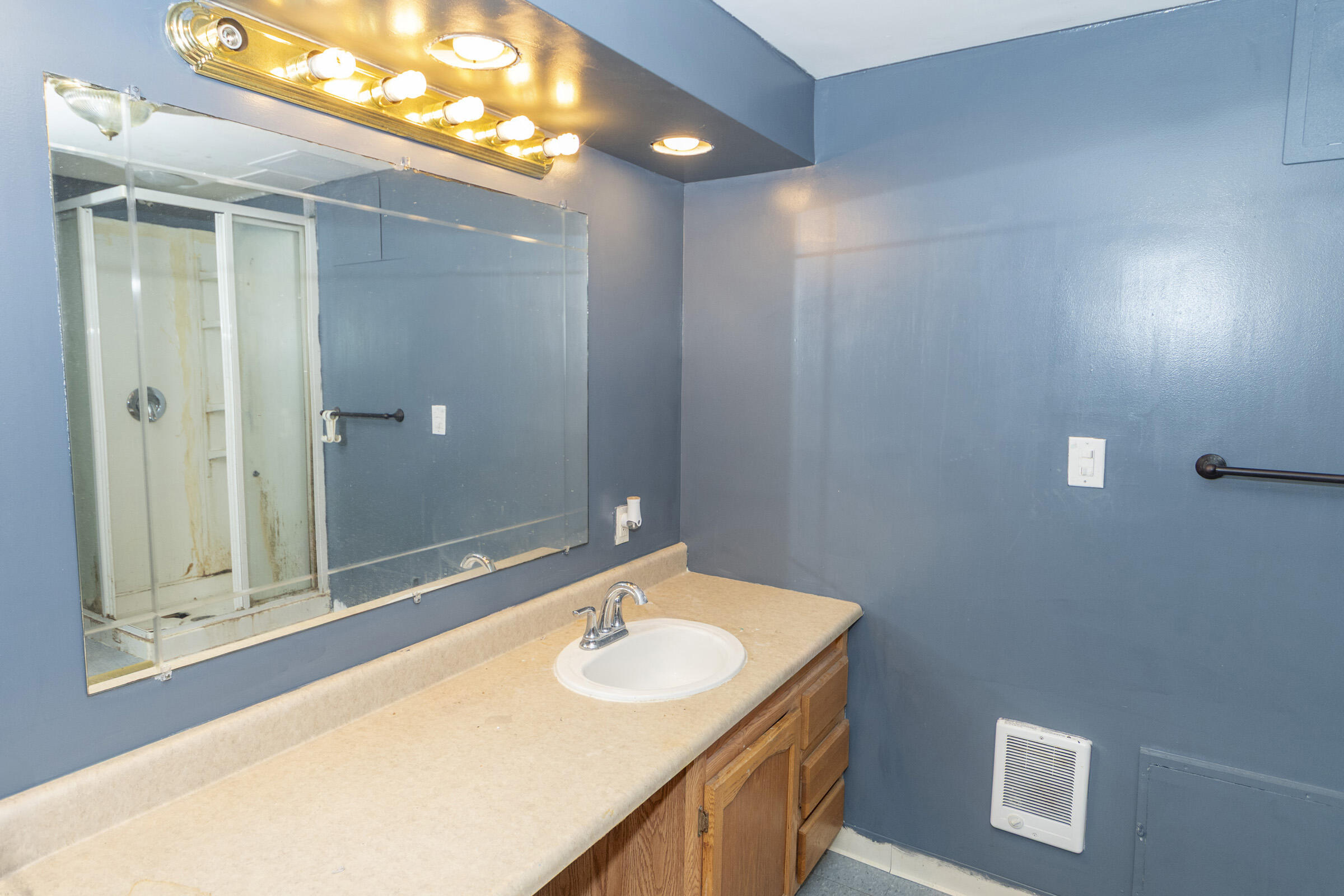 847 Colfax Avenue Benton Harbor MI 49022