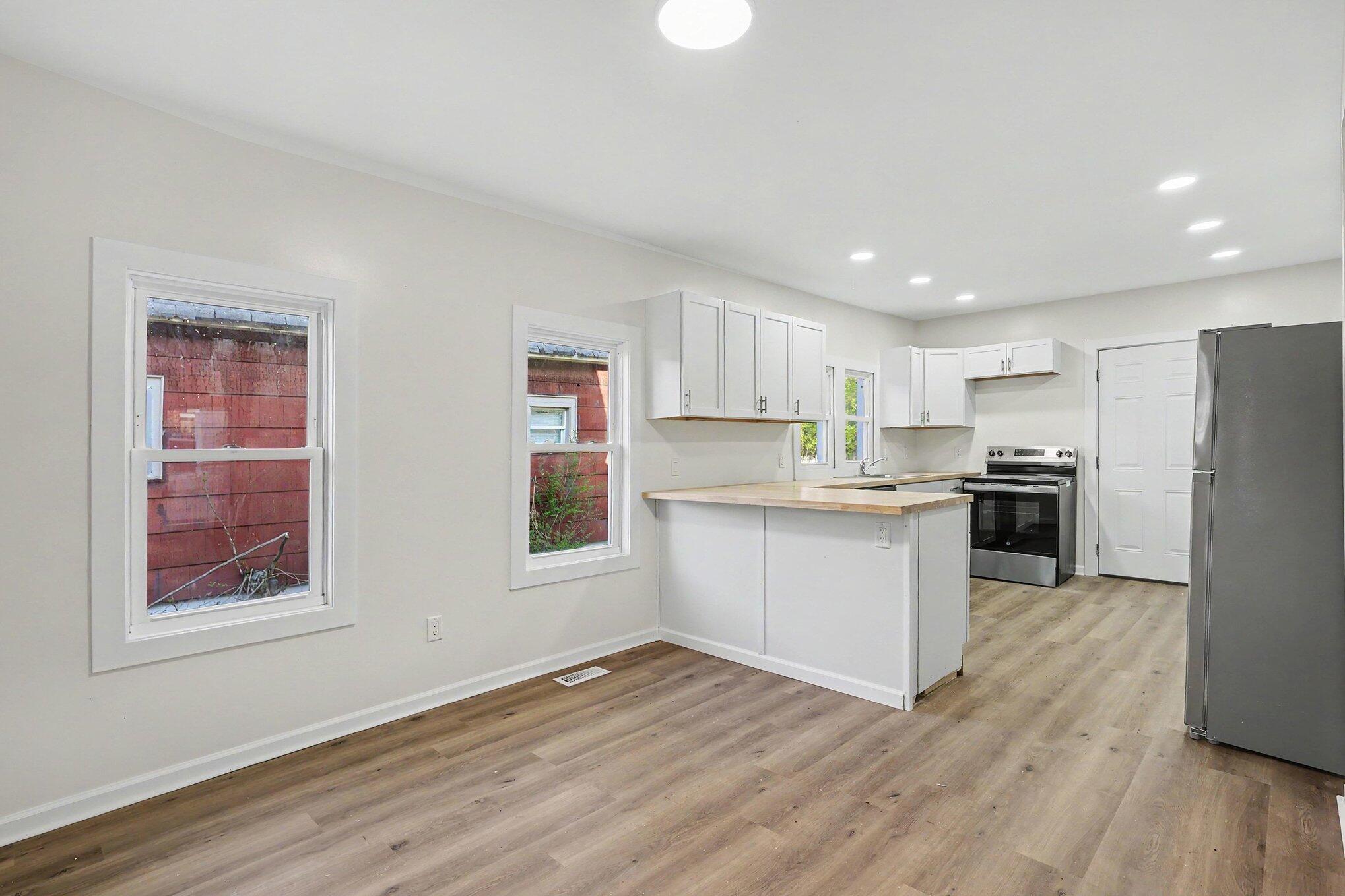452 Leonard Avenue Muskegon MI 49442
