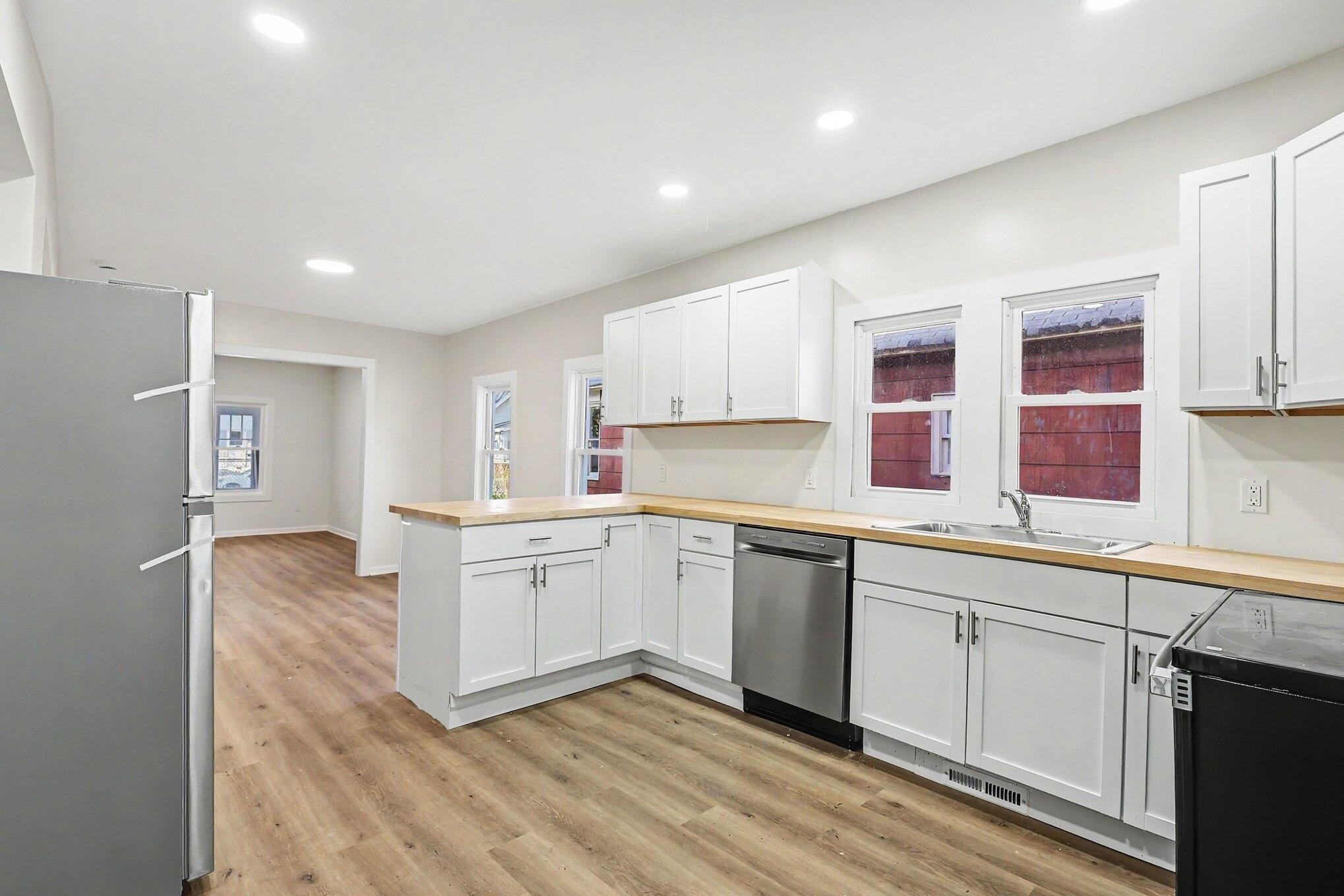 452 Leonard Avenue Muskegon MI 49442