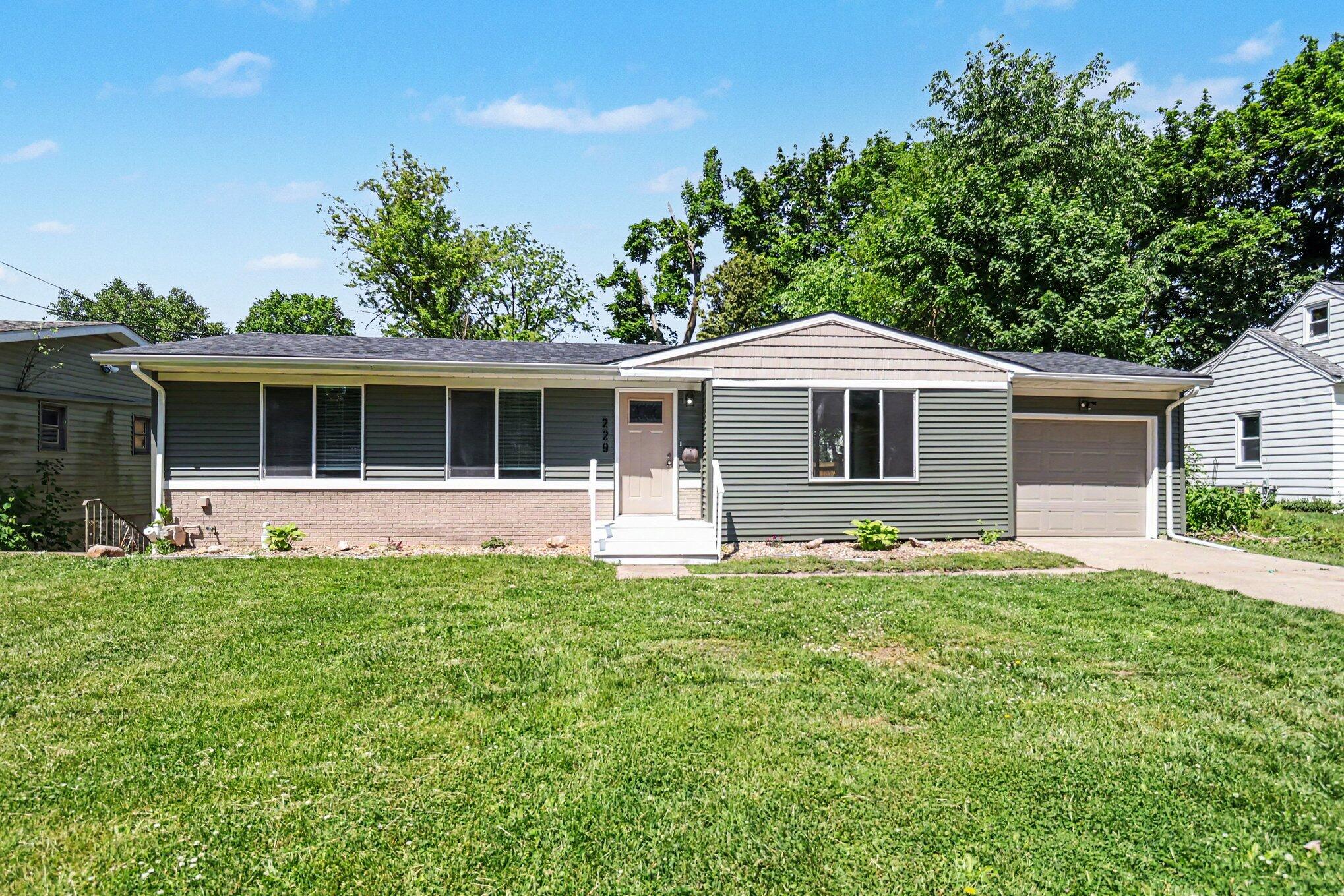 229 Sydelle Avenue Kalamazoo MI 49006