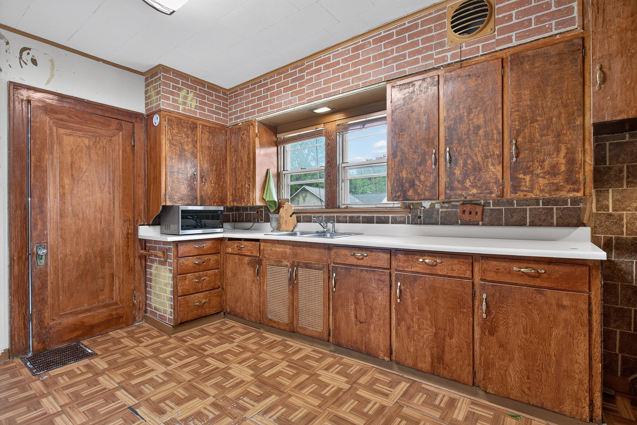 841 Adams Street SE Grand Rapids MI 49507