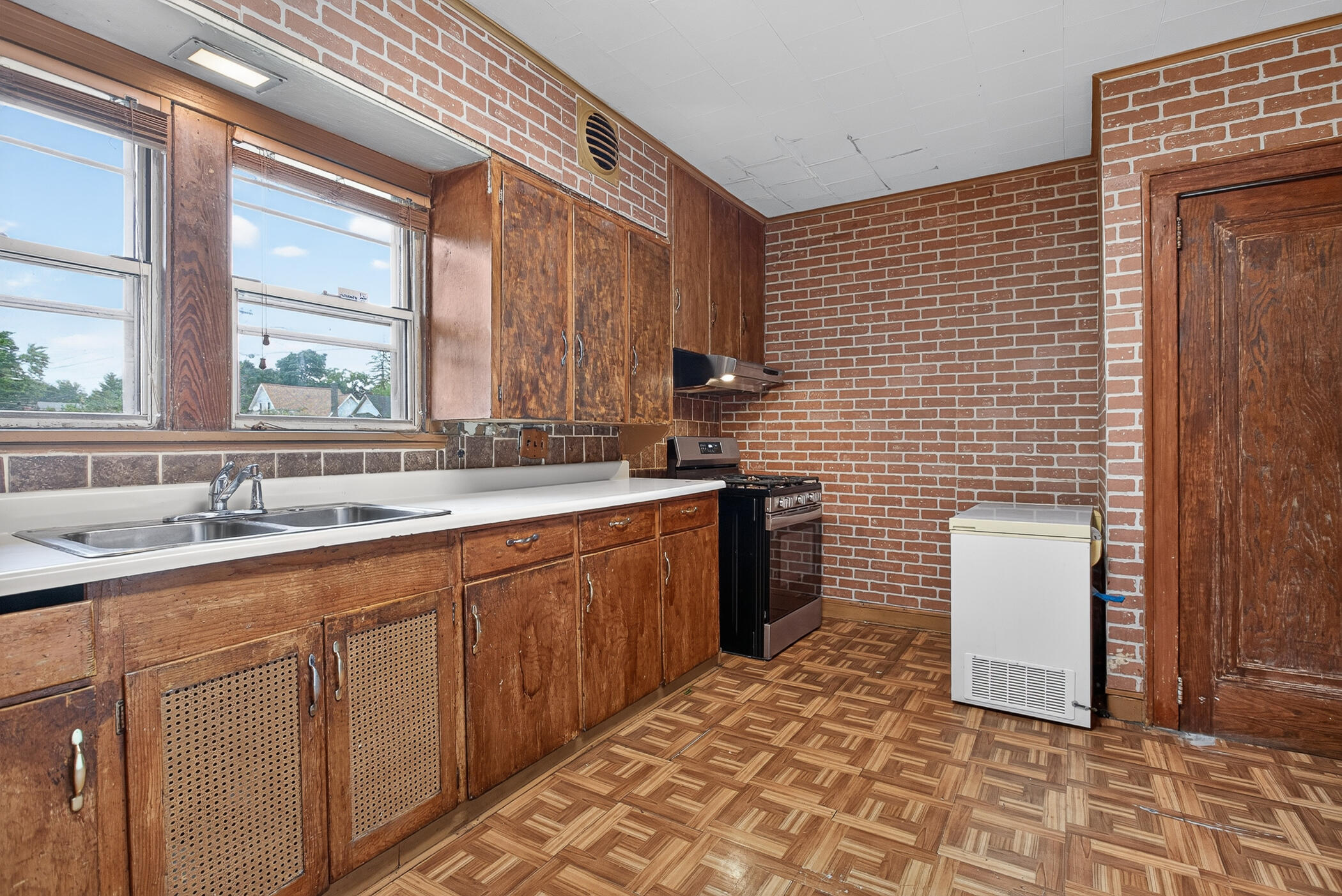 841 Adams Street SE Grand Rapids MI 49507