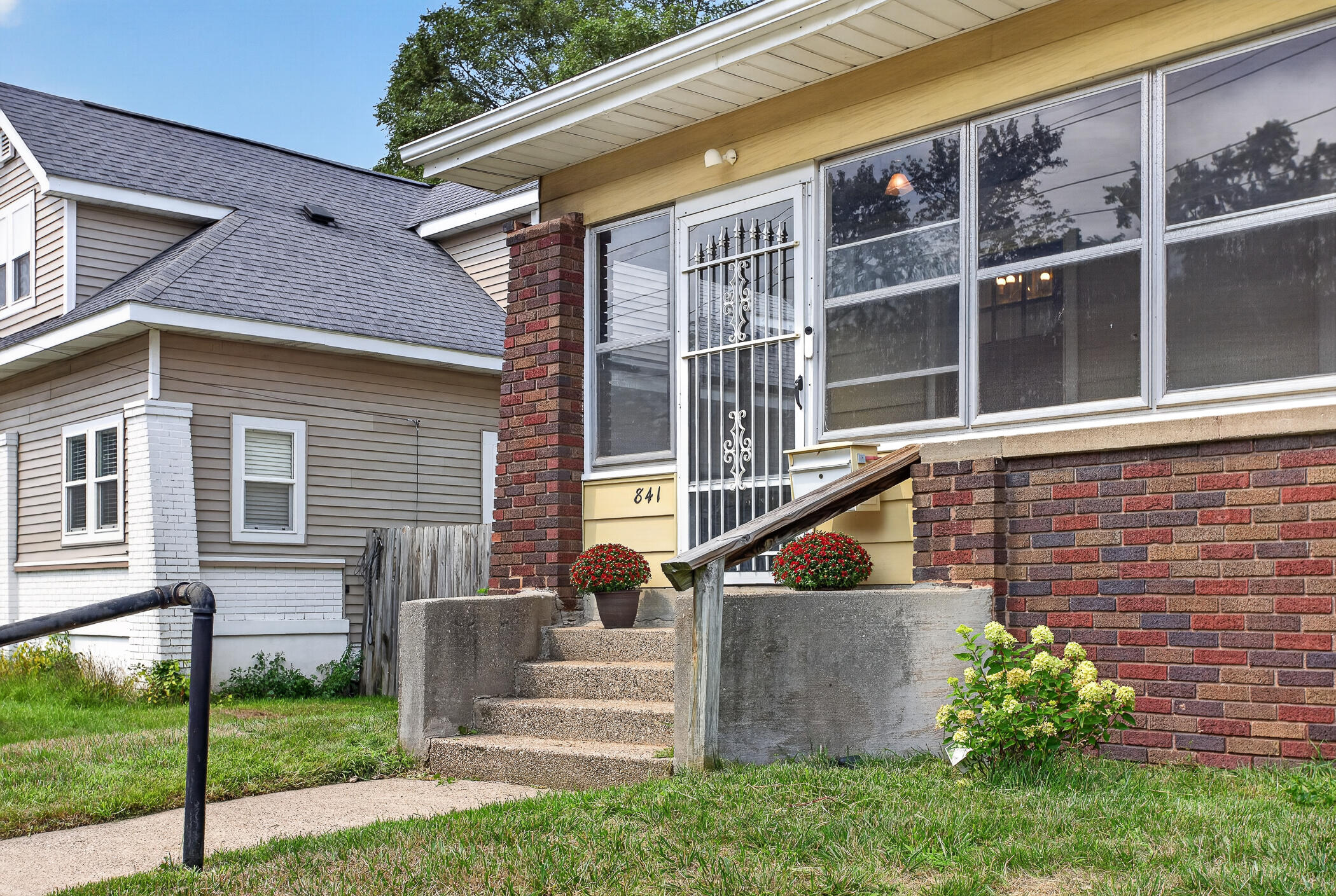 841 Adams Street SE Grand Rapids MI 49507