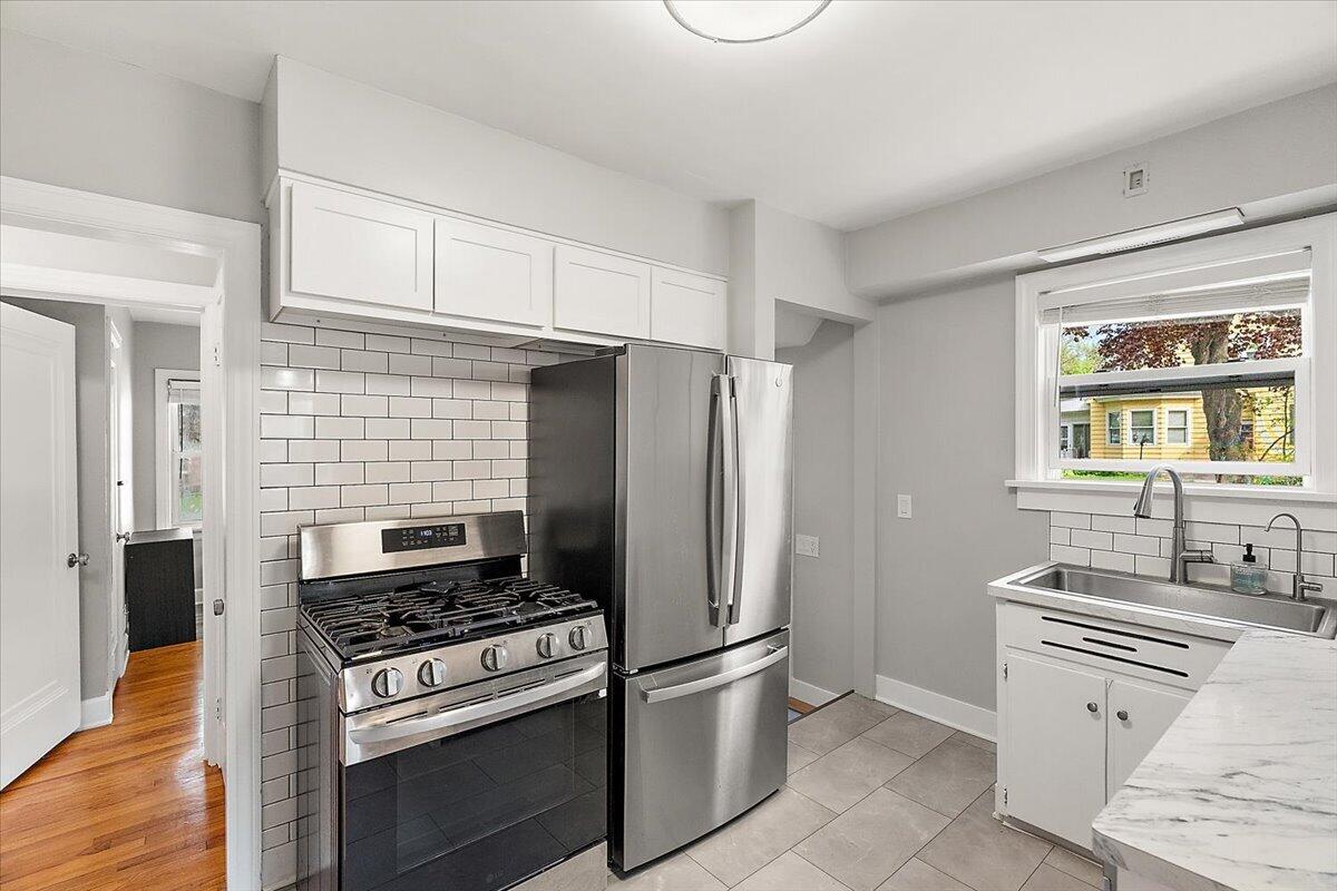 1331 Hillcrest Avenue NW Grand Rapids MI 49504