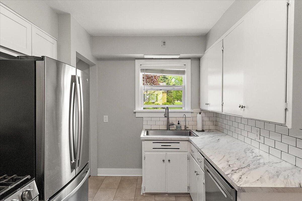 1331 Hillcrest Avenue NW Grand Rapids MI 49504