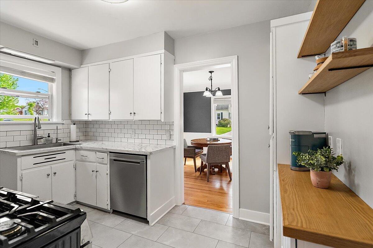 1331 Hillcrest Avenue NW Grand Rapids MI 49504