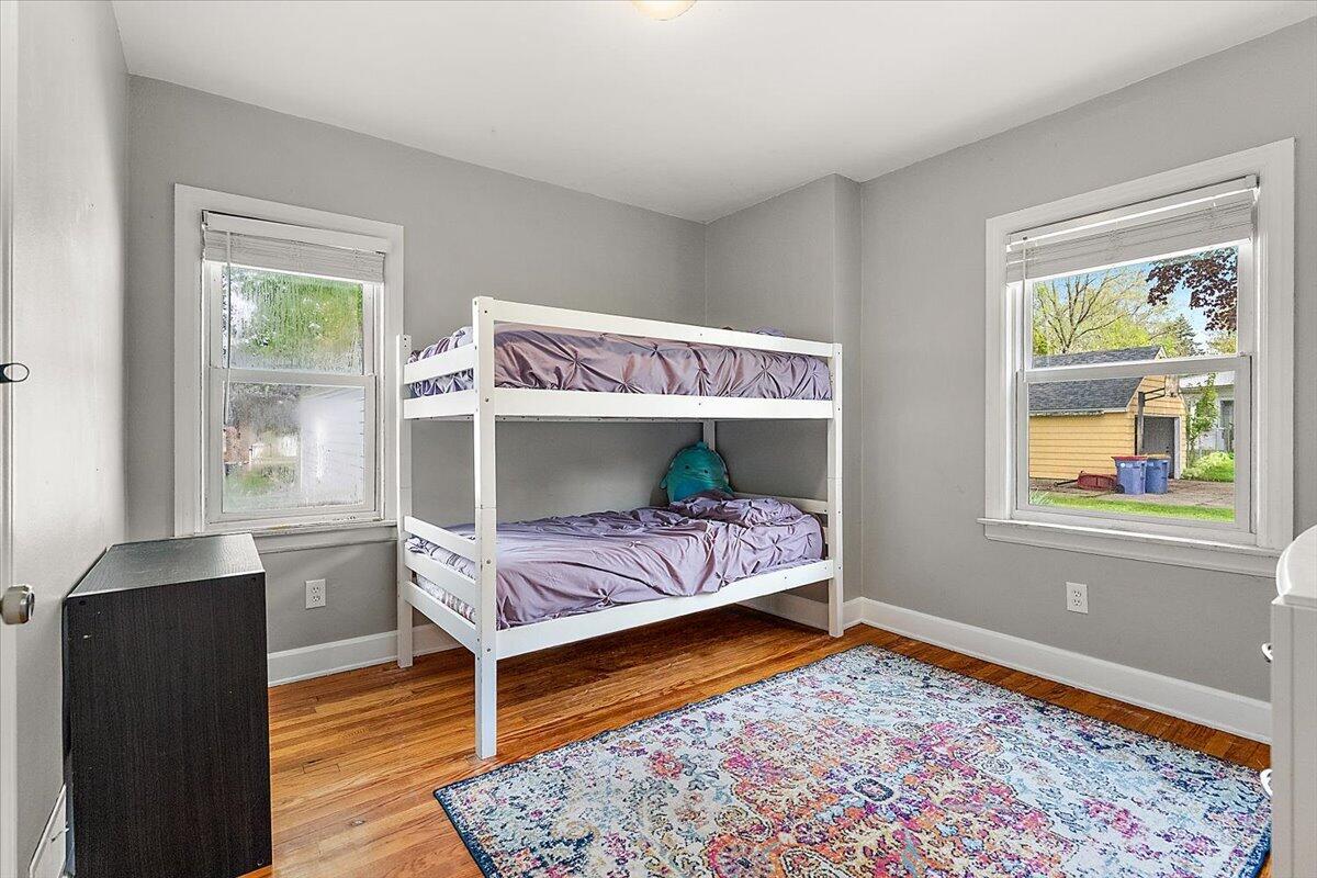 1331 Hillcrest Avenue NW Grand Rapids MI 49504