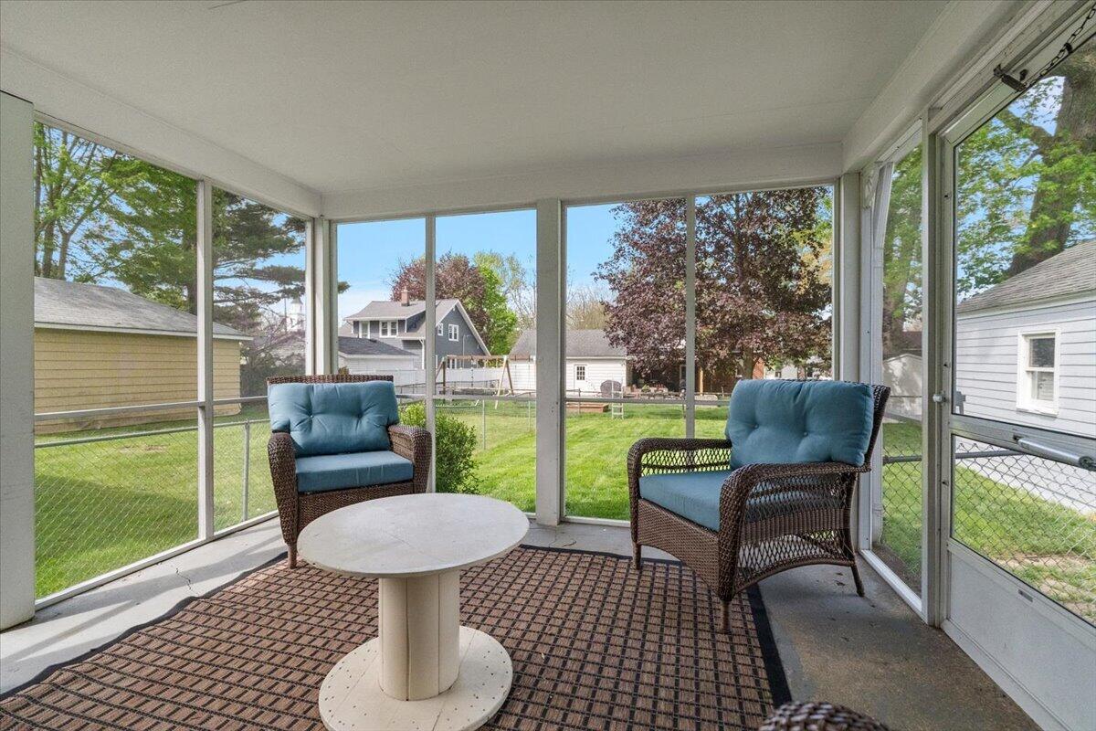 1331 Hillcrest Avenue NW Grand Rapids MI 49504