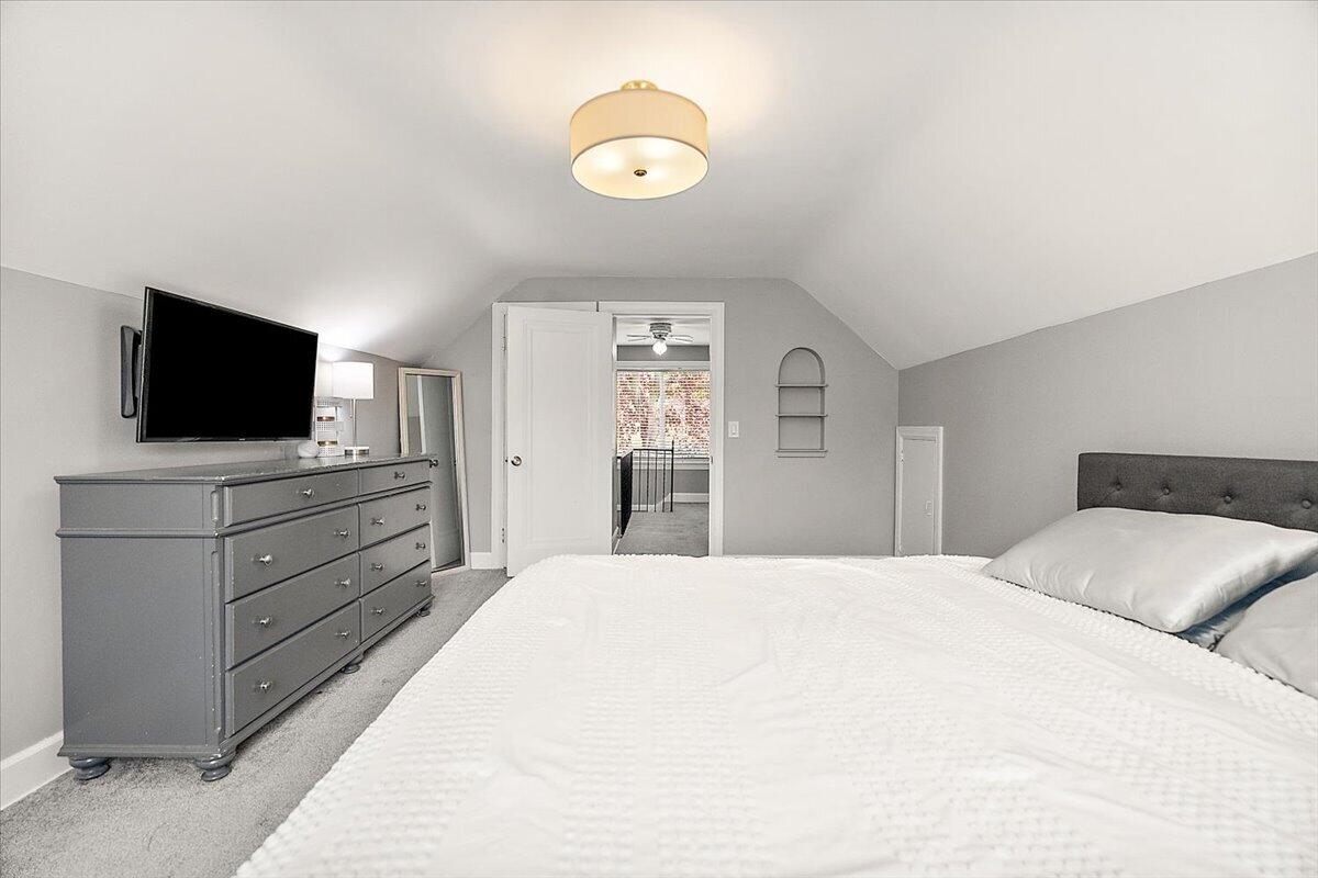 1331 Hillcrest Avenue NW Grand Rapids MI 49504