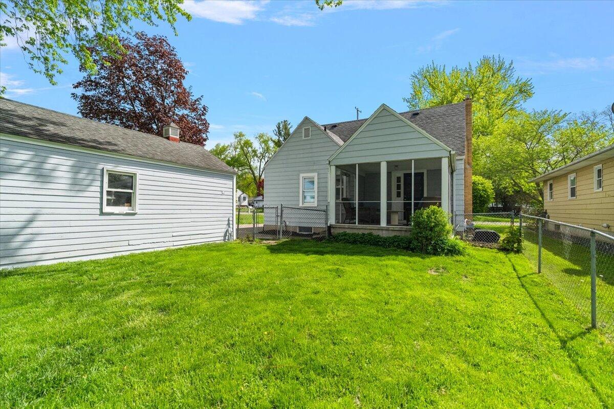 1331 Hillcrest Avenue NW Grand Rapids MI 49504