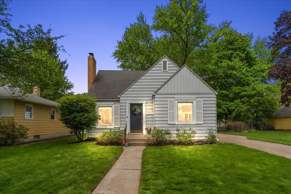 1331 Hillcrest Avenue NW Grand Rapids MI 49504