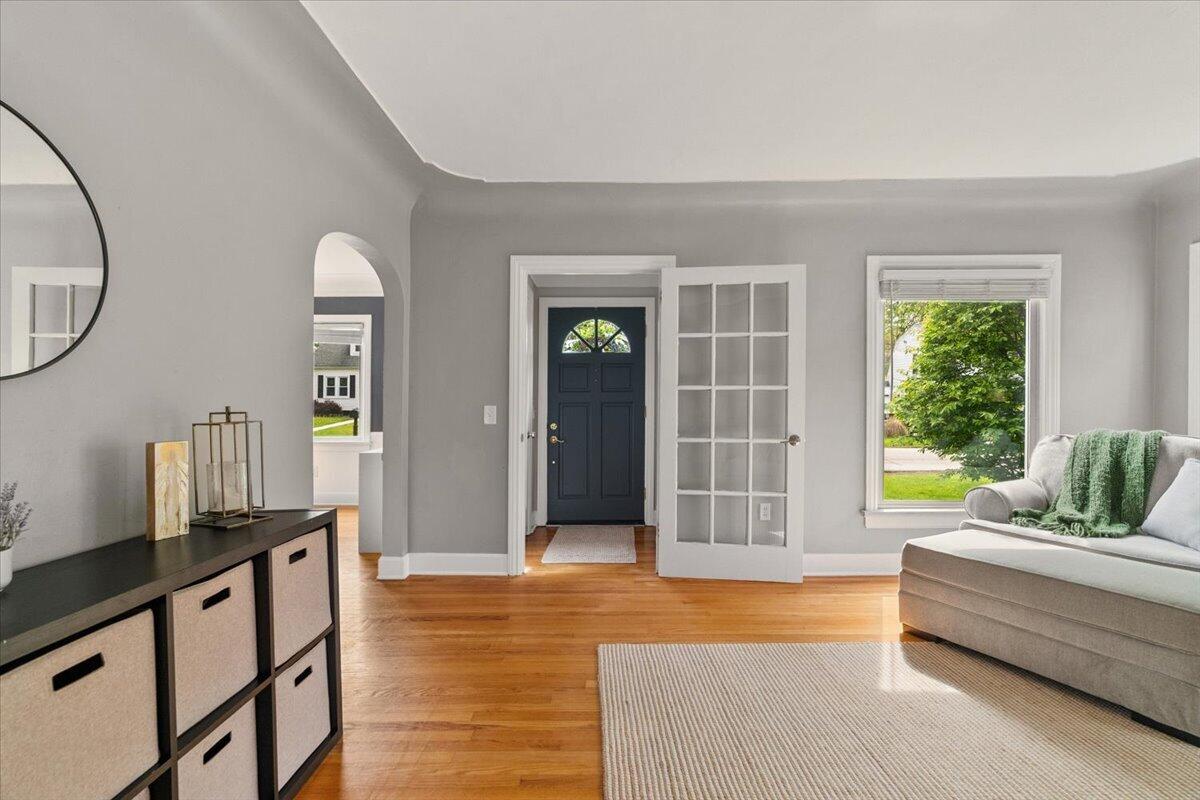 1331 Hillcrest Avenue NW Grand Rapids MI 49504
