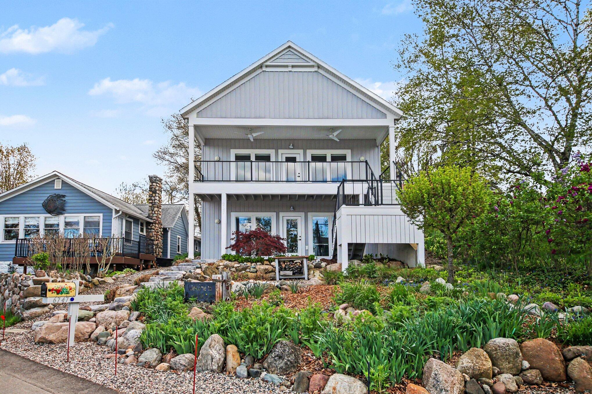 6747 Kitson Drive NE Rockford MI 49341