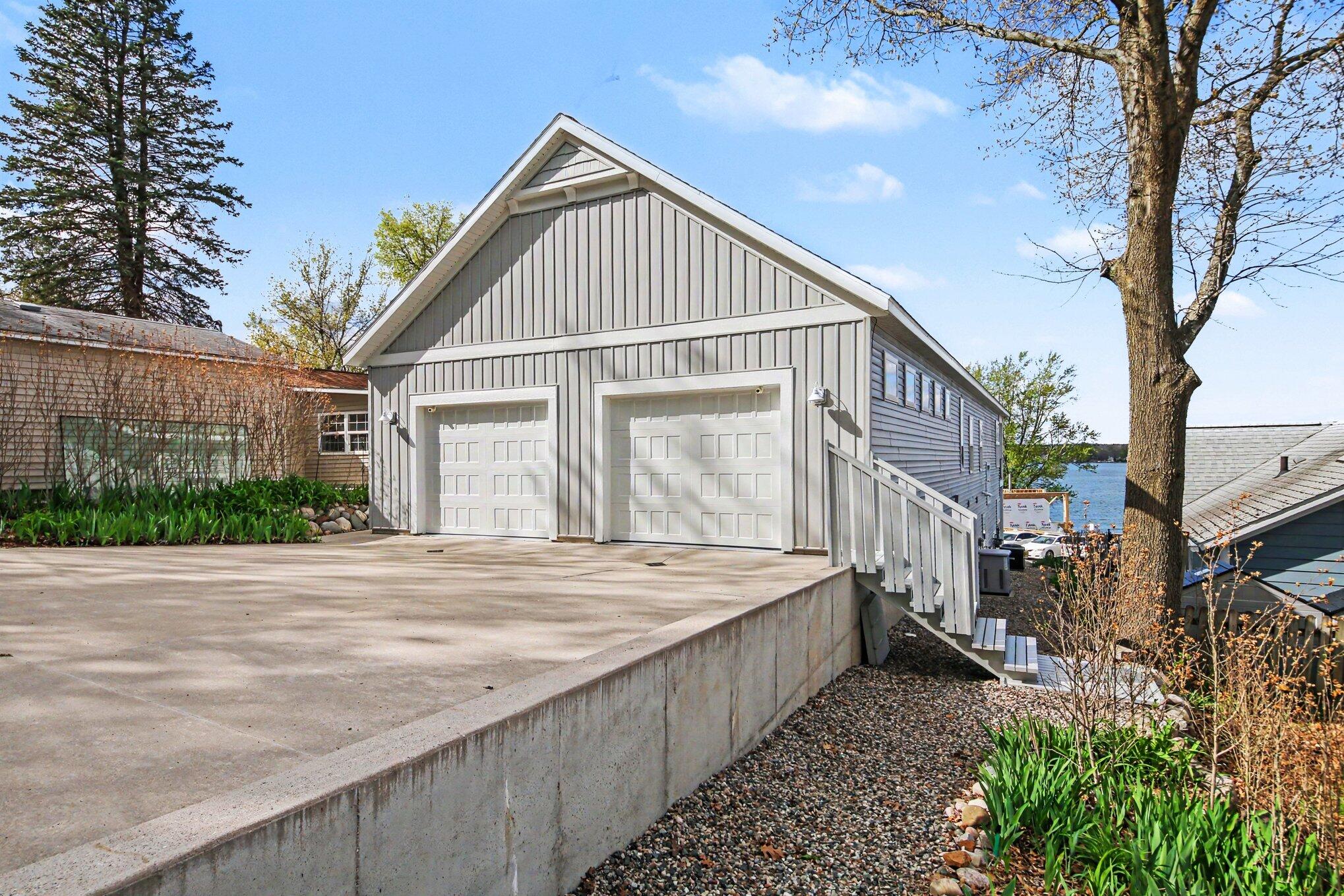 6747 Kitson Drive NE Rockford MI 49341