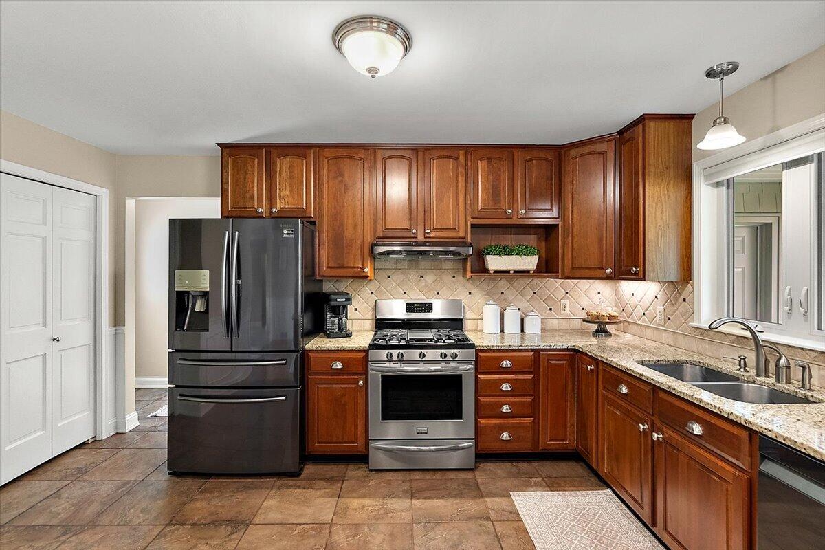 12211 8th Avenue NW Grand Rapids MI 49534