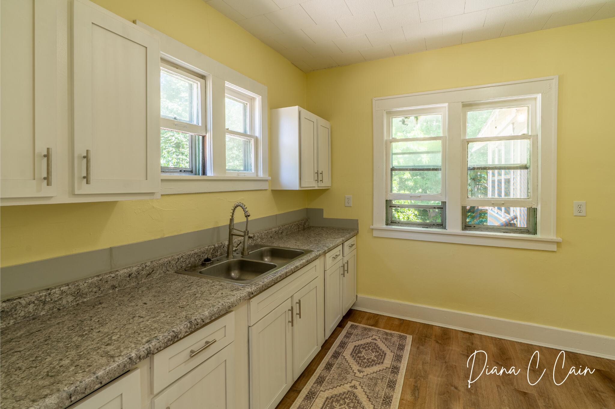 504 Mclaren Street Muskegon MI 49442