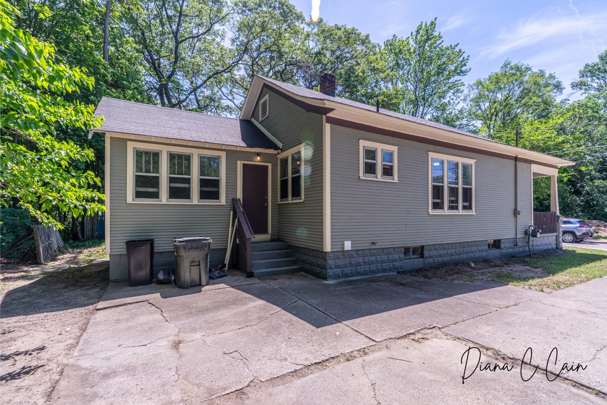 504 Mclaren Street Muskegon MI 49442