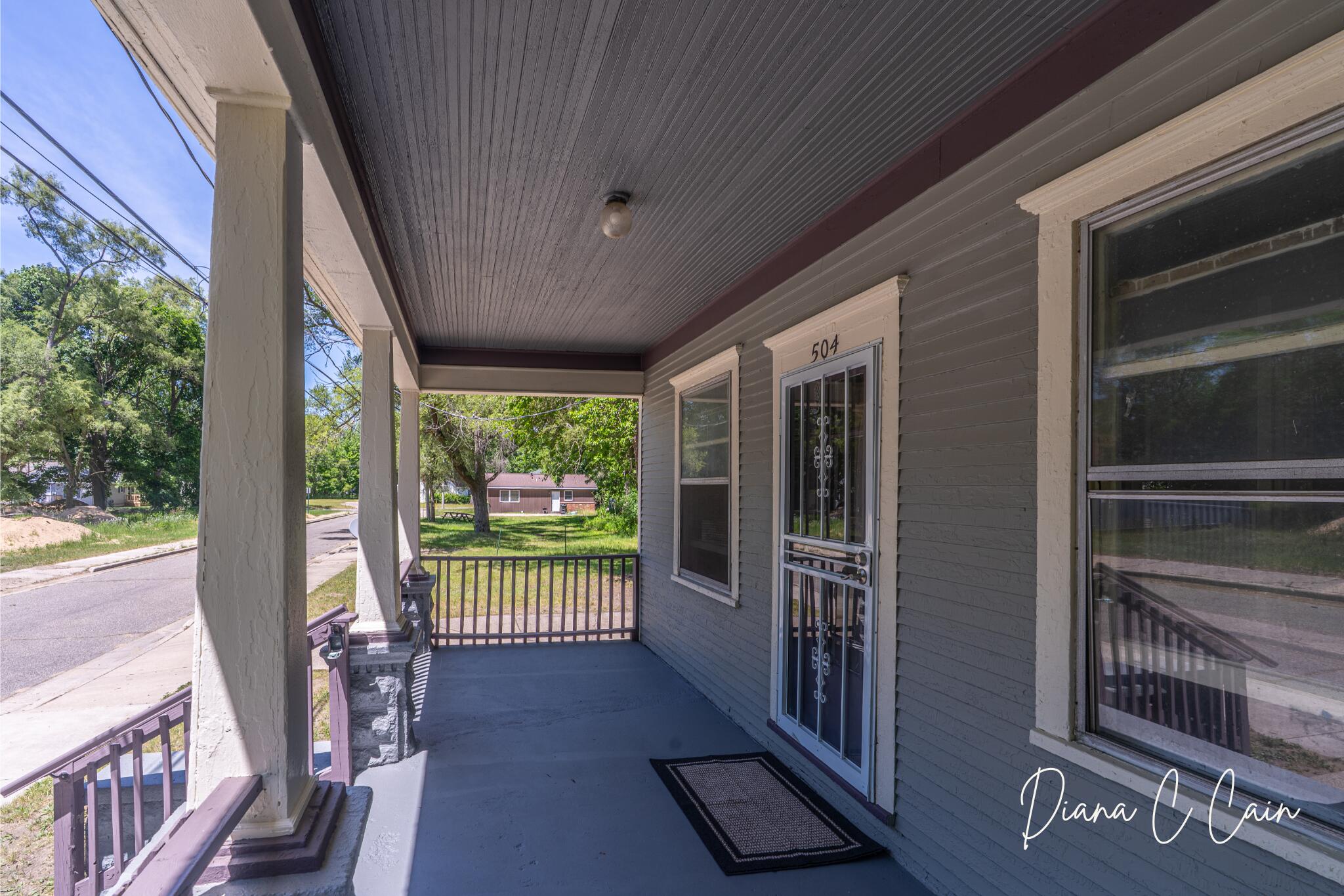 504 Mclaren Street Muskegon MI 49442