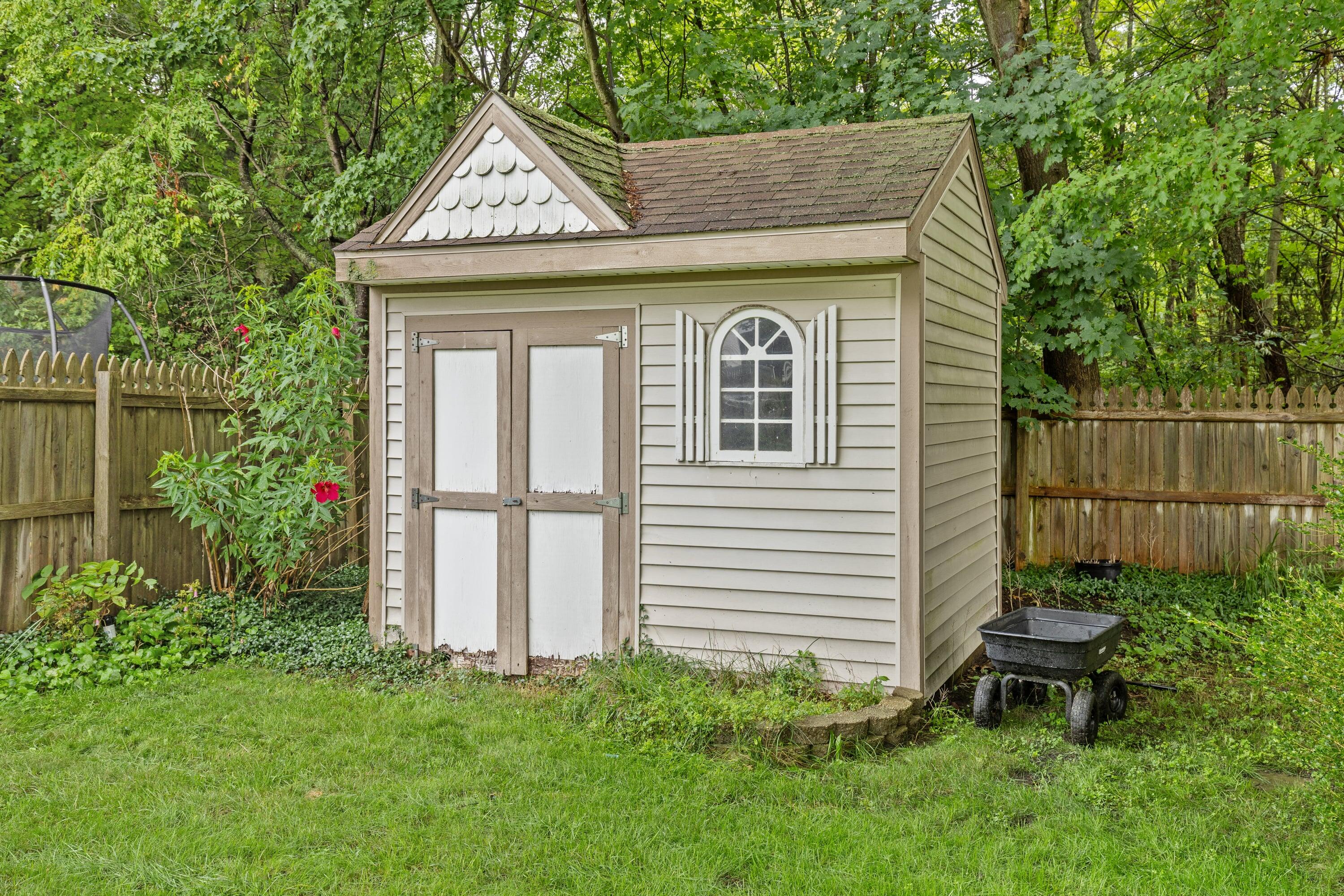 1106 Brookway Court Norton Shores MI 49441