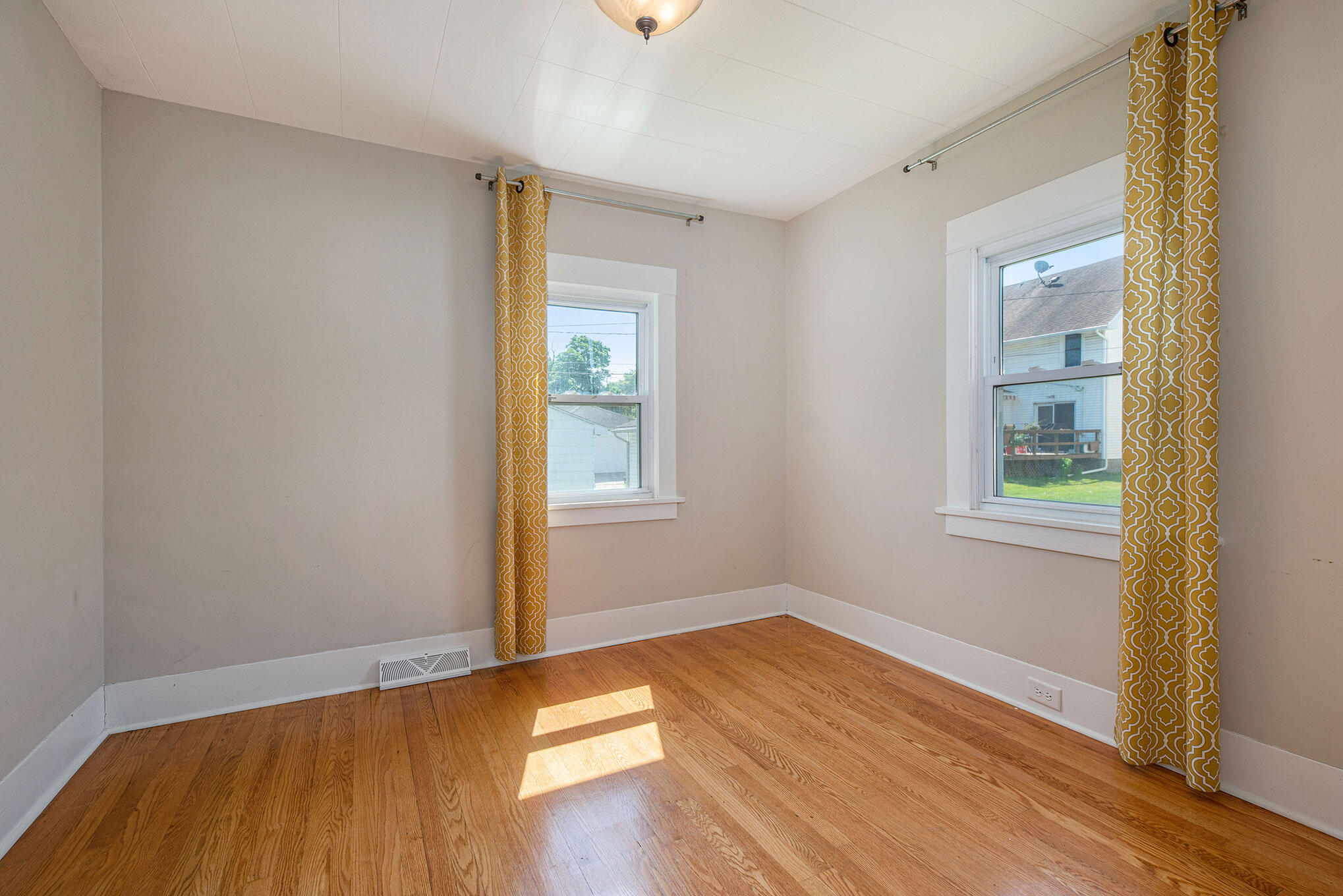 1012 Powers Avenue NW Grand Rapids MI 49504