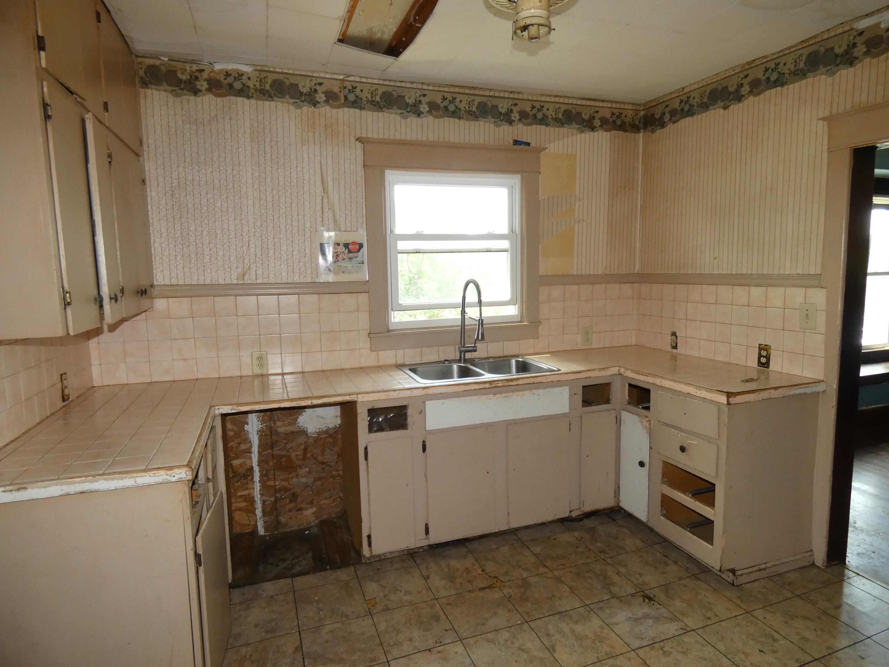 2529 Somerlayton Road Benton Harbor MI 49022