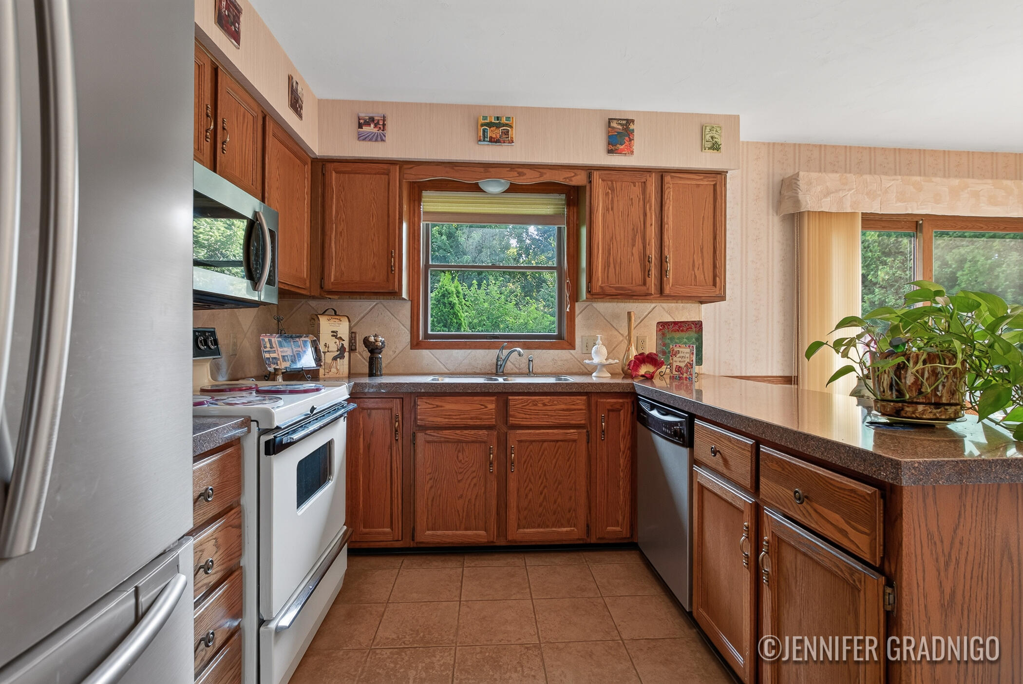909 Ottawa Avenue Holland MI 49423