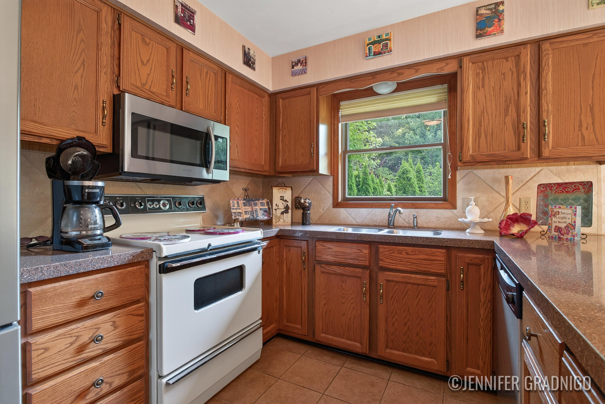 909 Ottawa Avenue Holland MI 49423