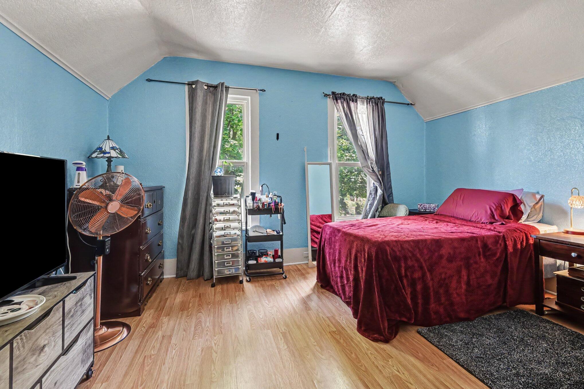 1015 Jennette Avenue NW Grand Rapids MI 49504