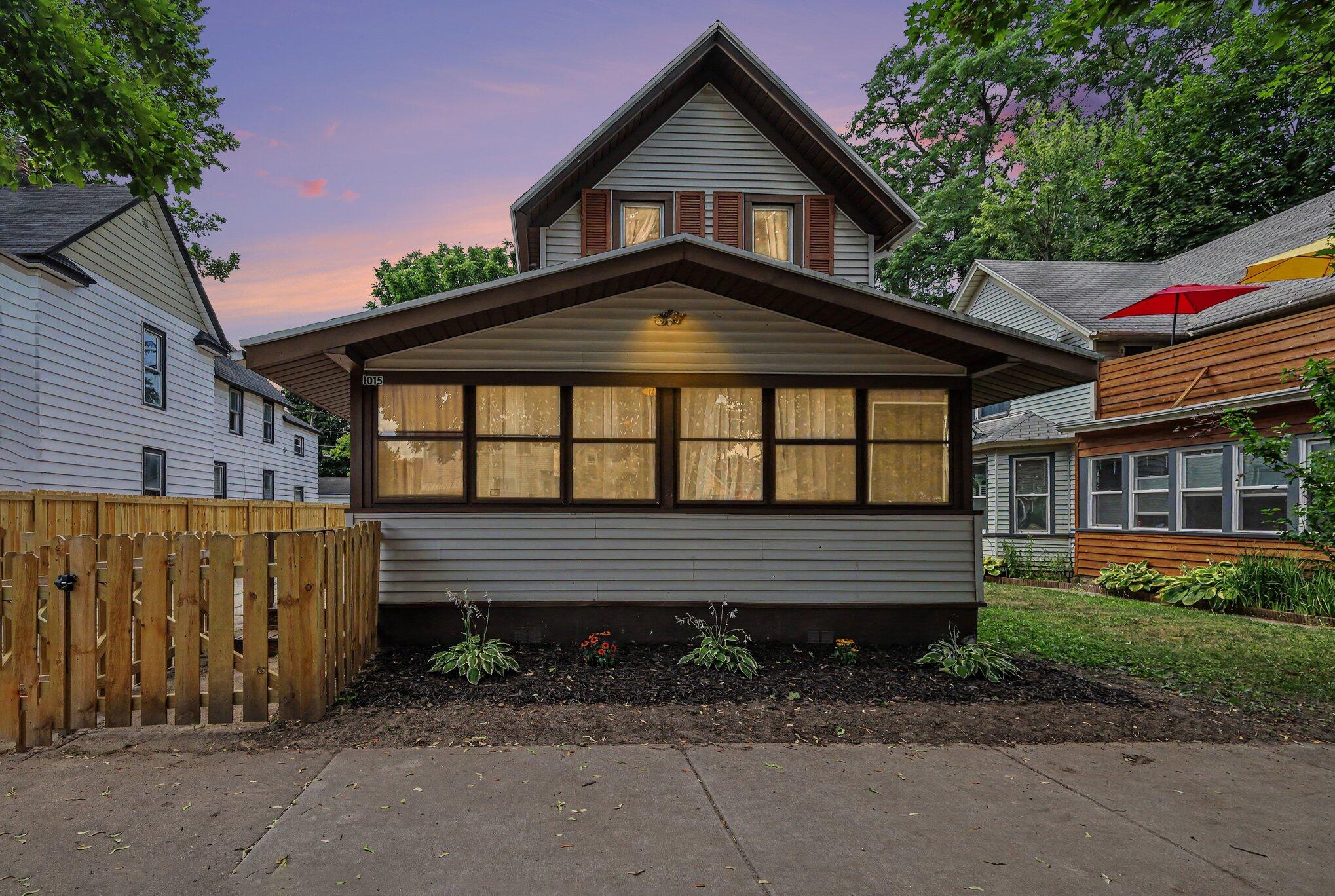 1015 Jennette Avenue NW Grand Rapids MI 49504