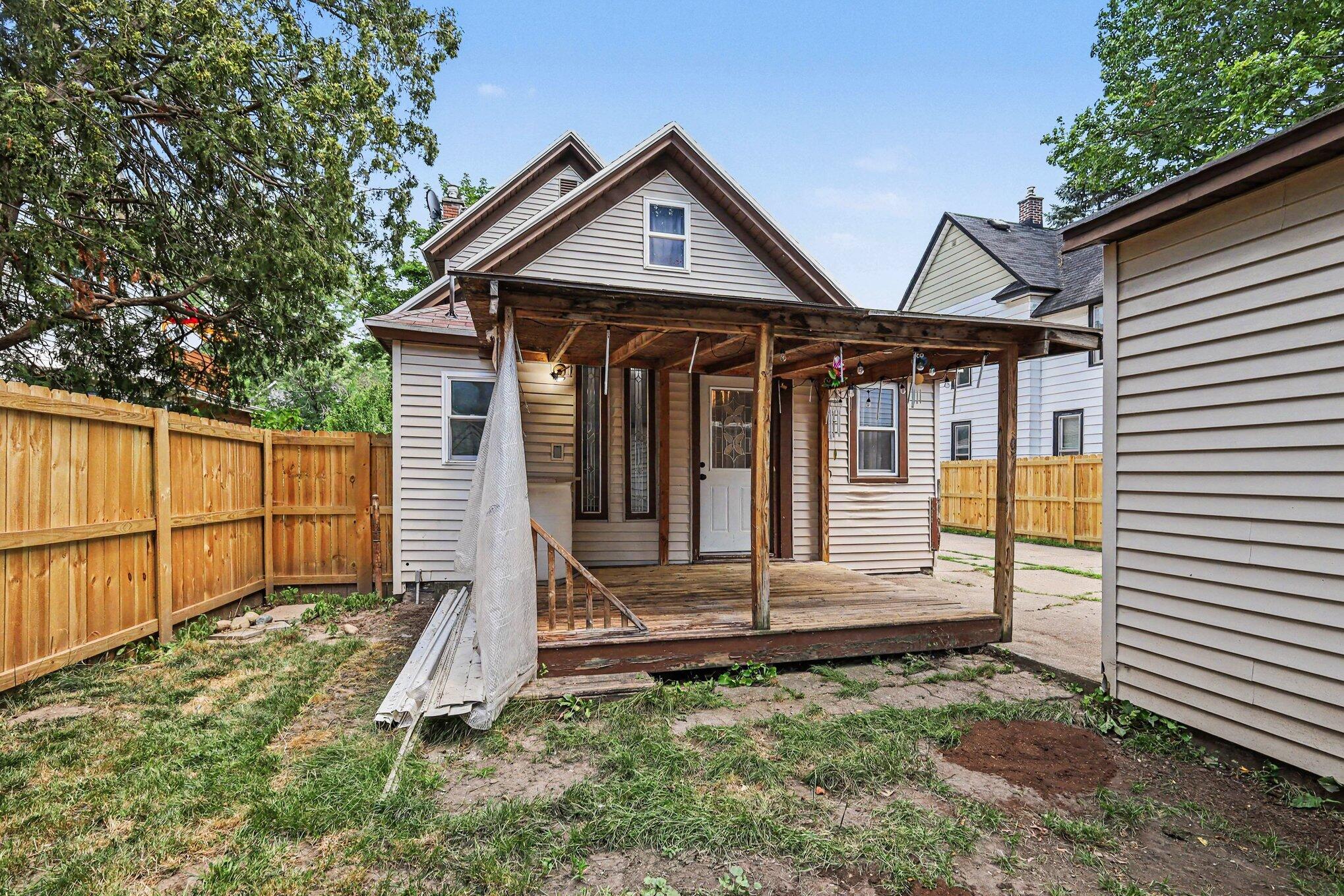 1015 Jennette Avenue NW Grand Rapids MI 49504