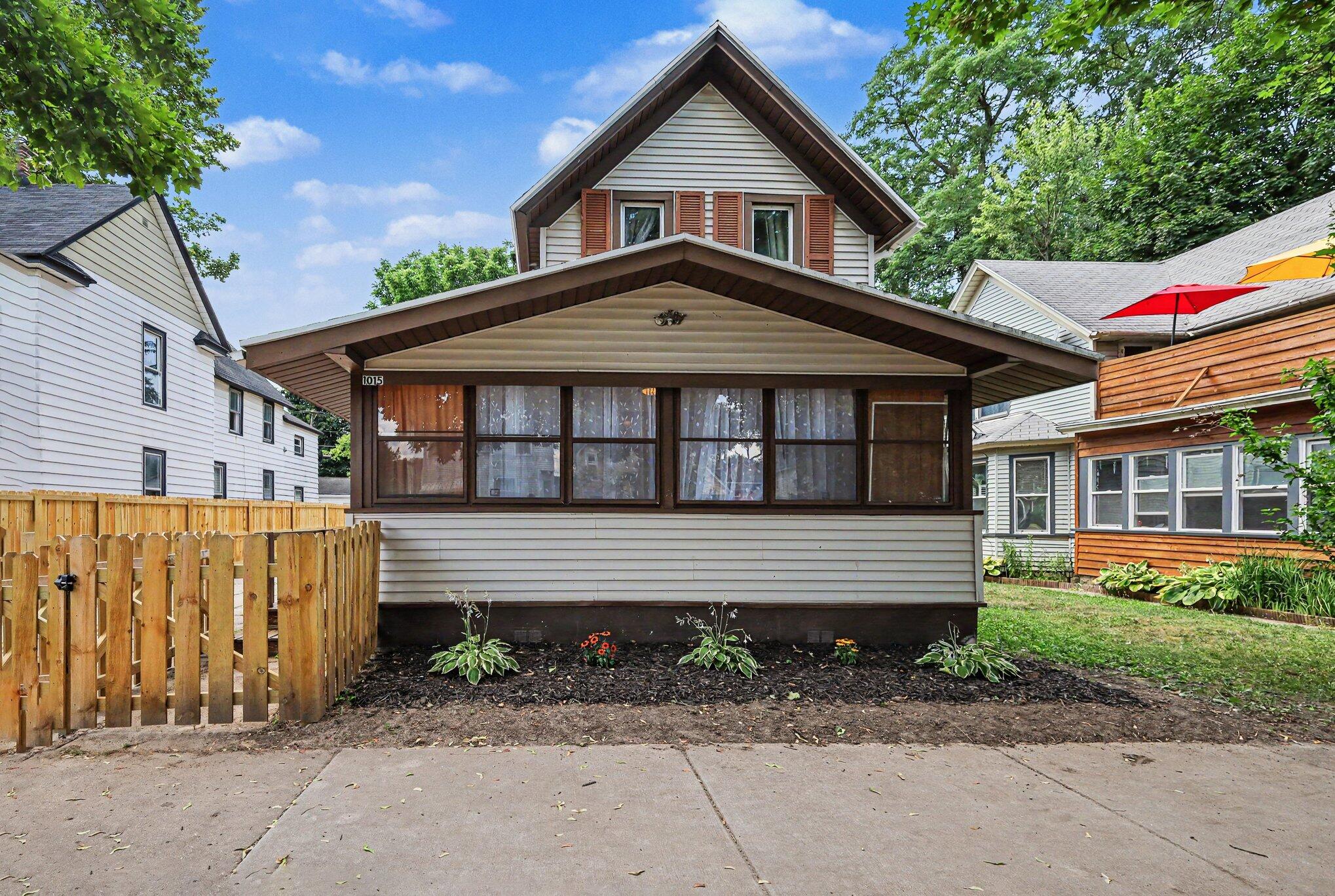 1015 Jennette Avenue NW Grand Rapids MI 49504