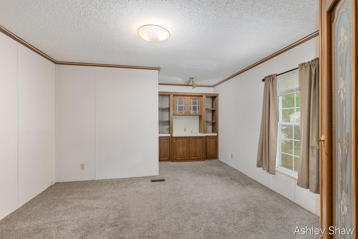 13566 Pinewood Drive Grand Haven MI 49417