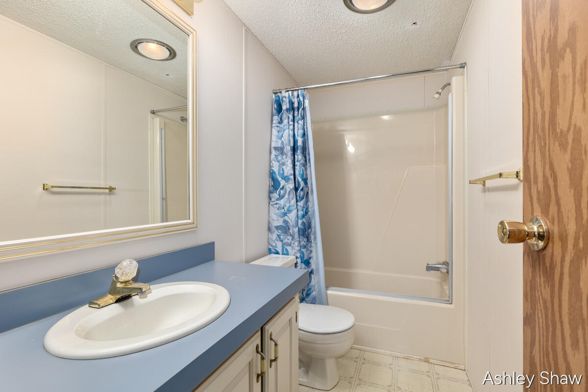 13566 Pinewood Drive Grand Haven MI 49417