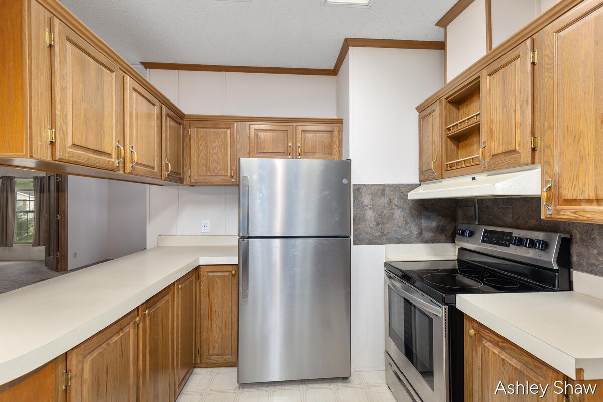 13566 Pinewood Drive Grand Haven MI 49417