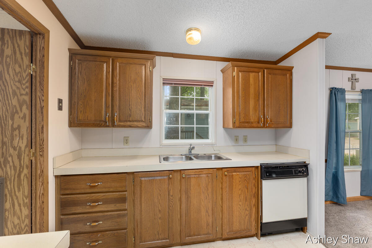13566 Pinewood Drive Grand Haven MI 49417