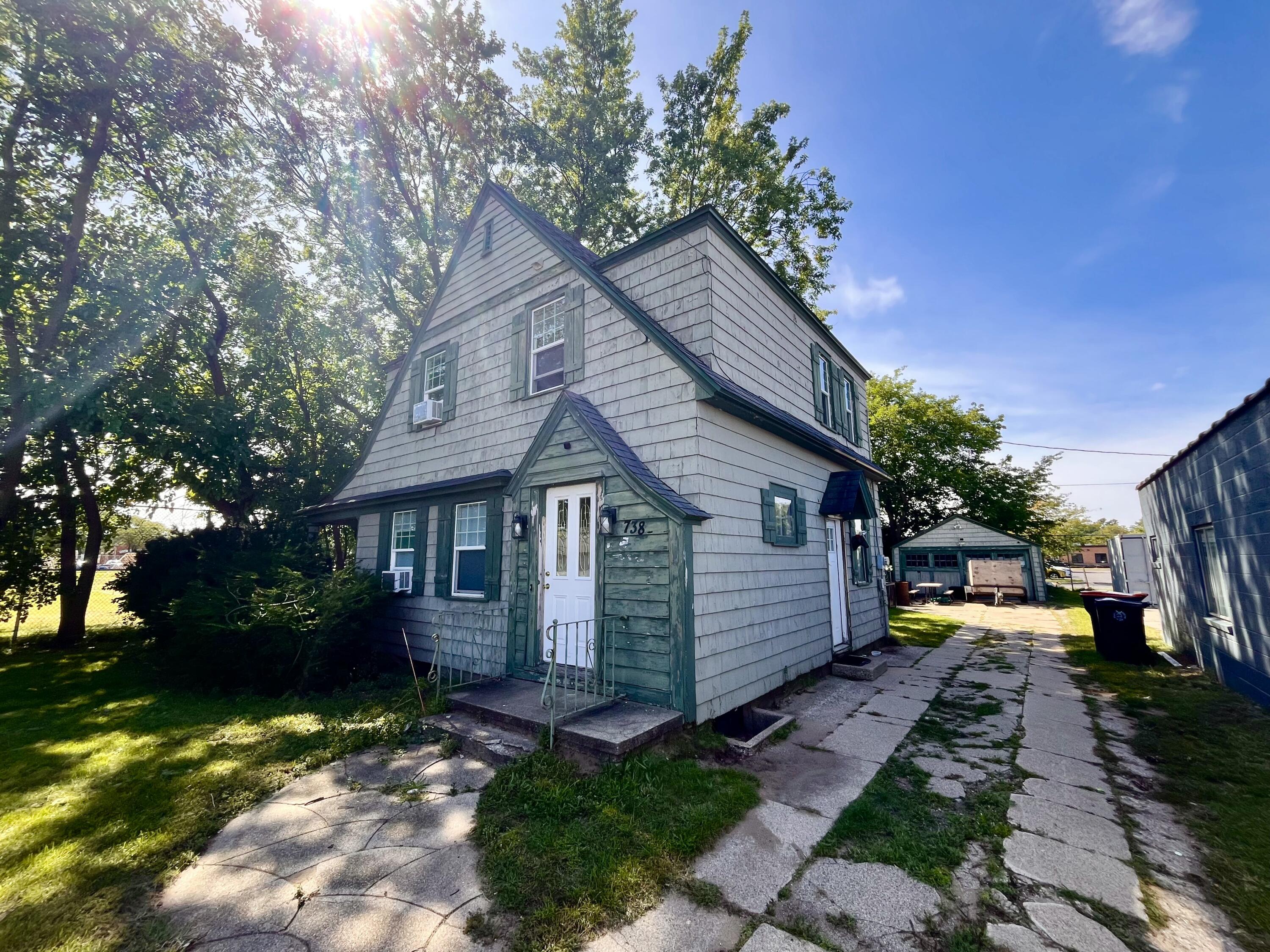 738 Washington Avenue Holland MI 49423