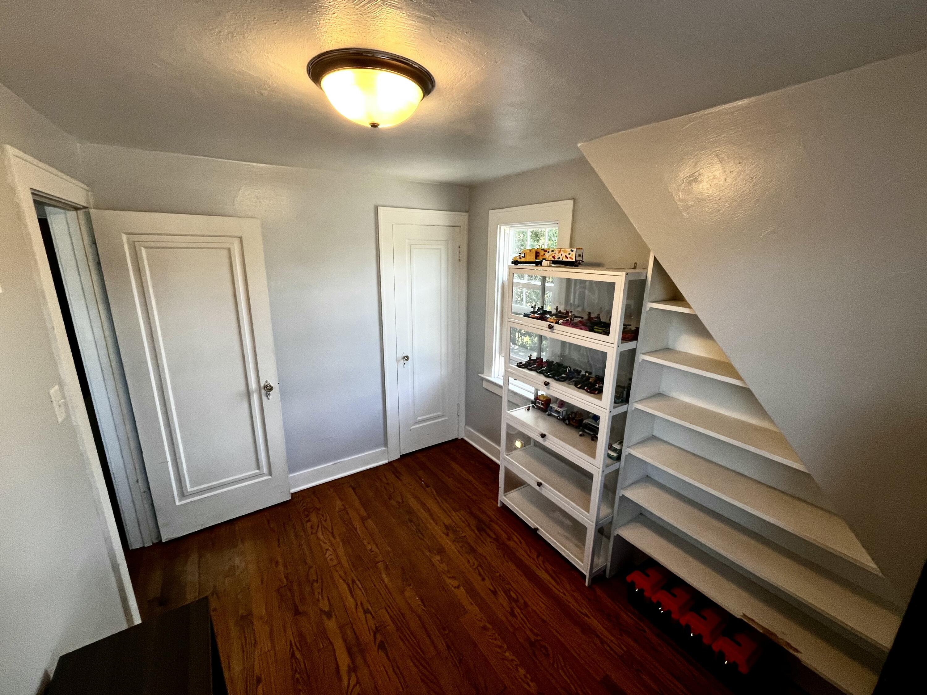 738 Washington Avenue Holland MI 49423