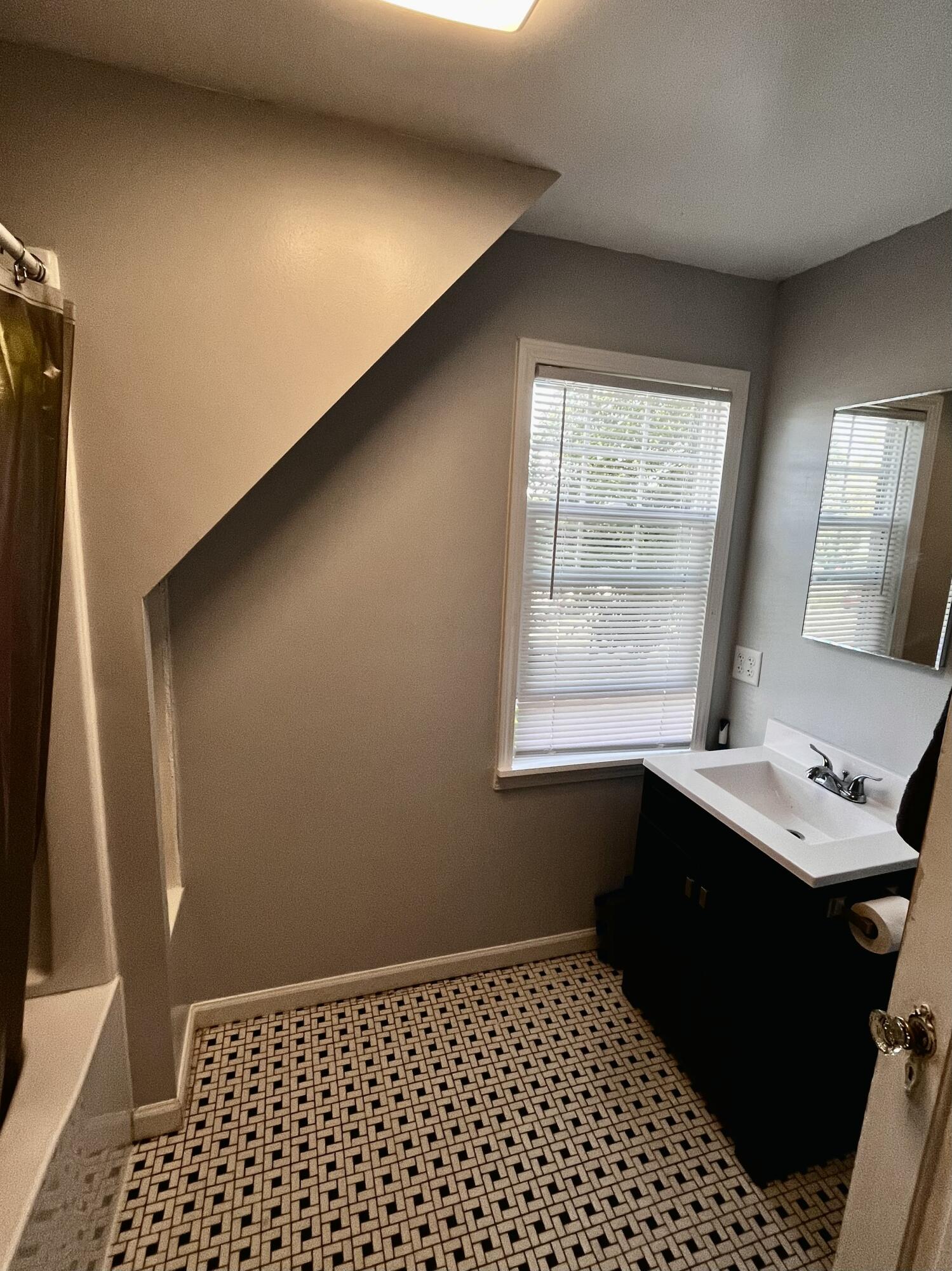 738 Washington Avenue Holland MI 49423