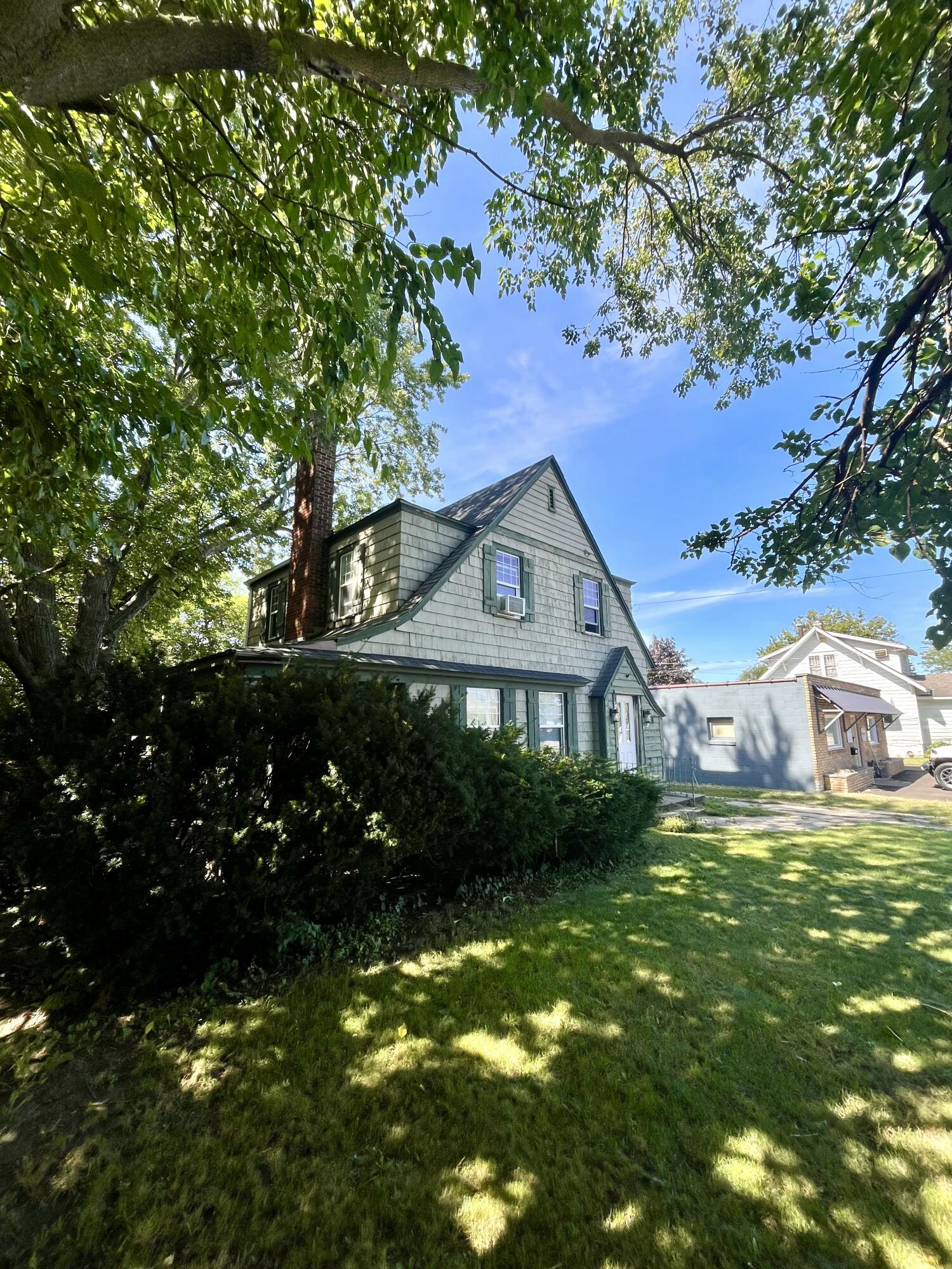738 Washington Avenue Holland MI 49423