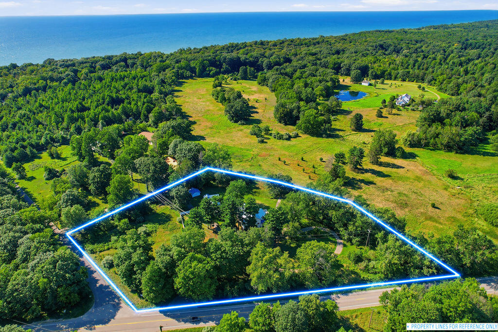 7095 Orchard Lake Drive South Haven MI 49090
