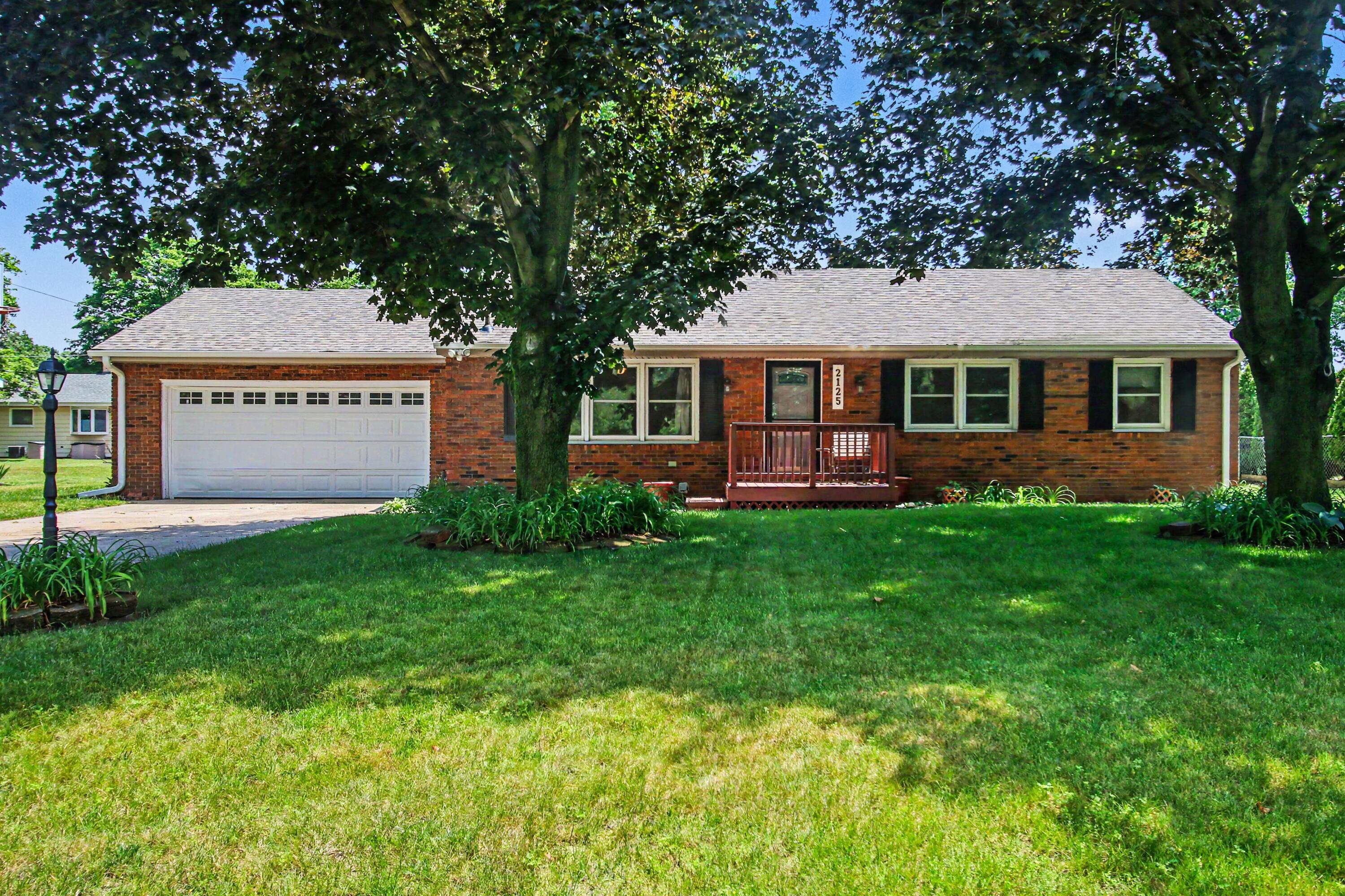 2125 Pawnee Path Stevensville MI 49127