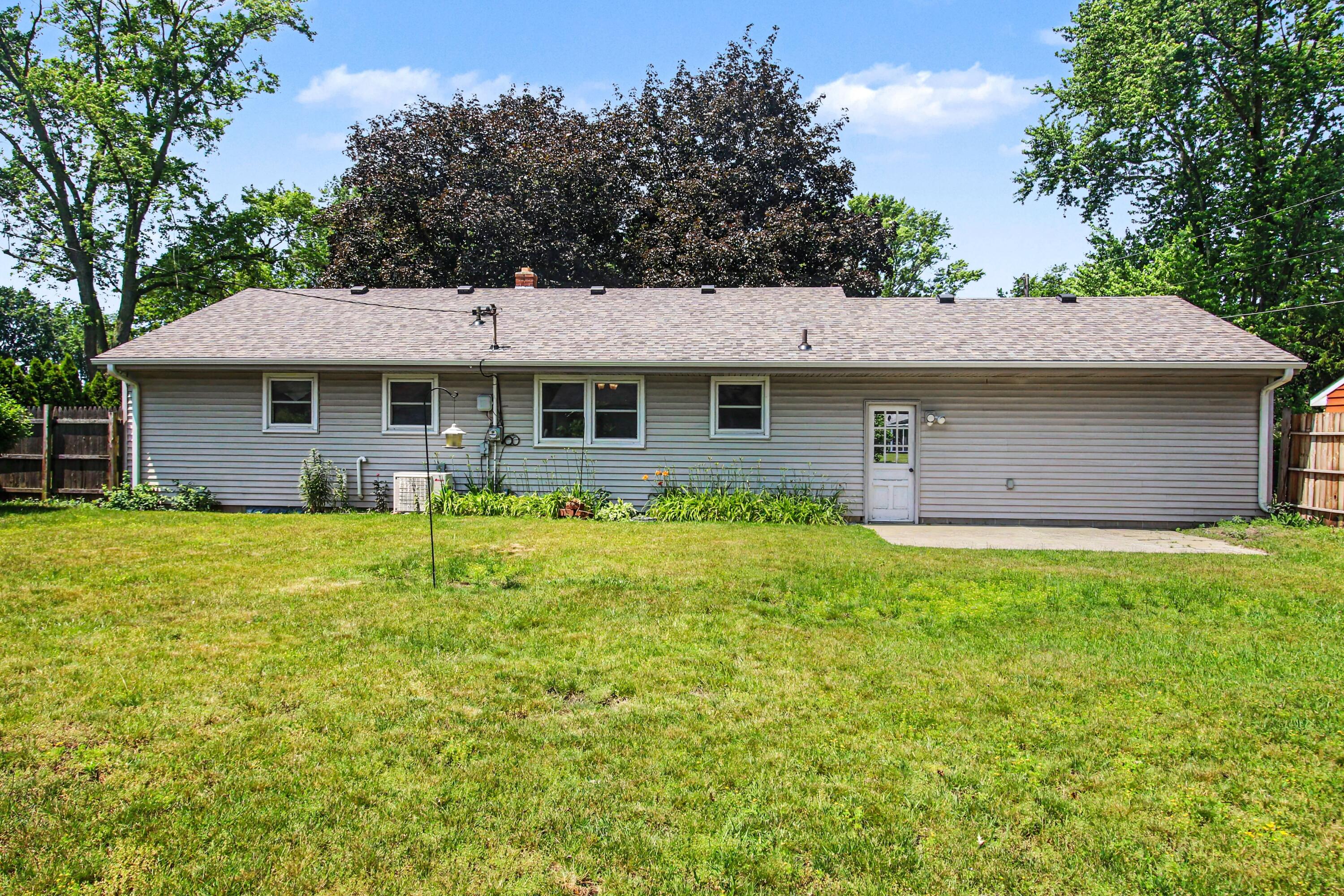 2125 Pawnee Path Stevensville MI 49127