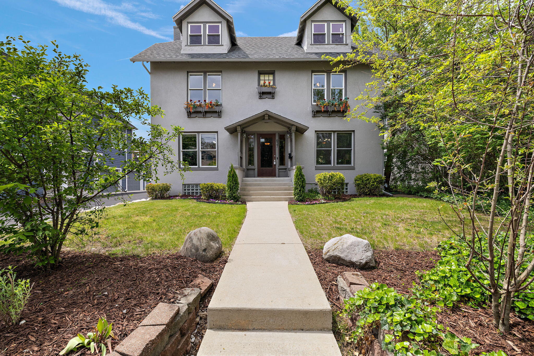 637 Fairview Avenue NE Grand Rapids MI 49503