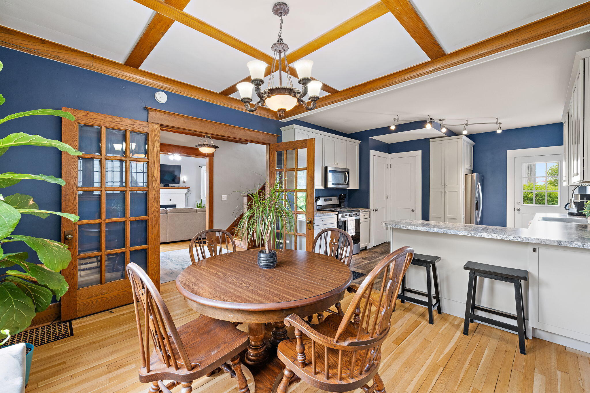 637 Fairview Avenue NE Grand Rapids MI 49503
