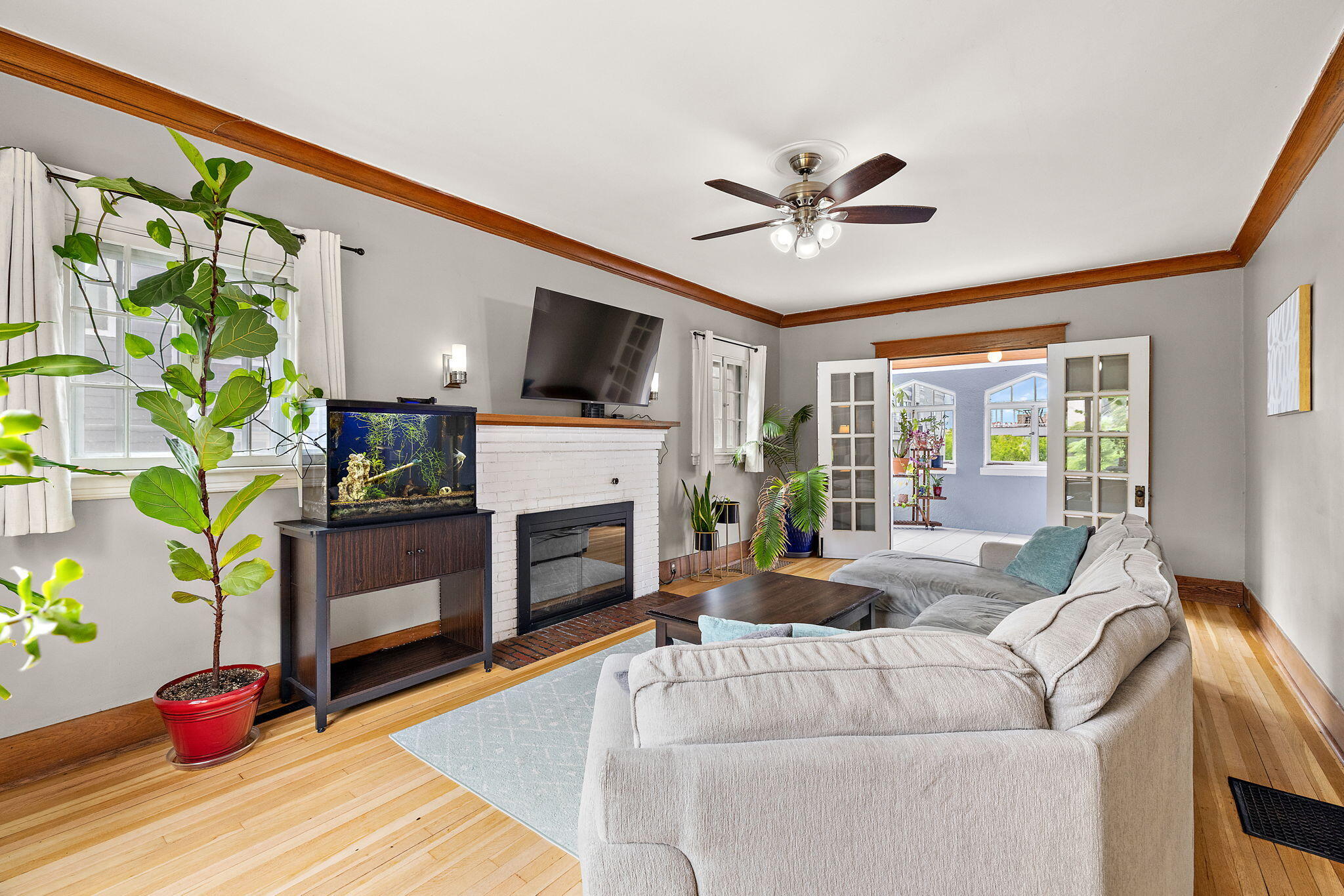 637 Fairview Avenue NE Grand Rapids MI 49503