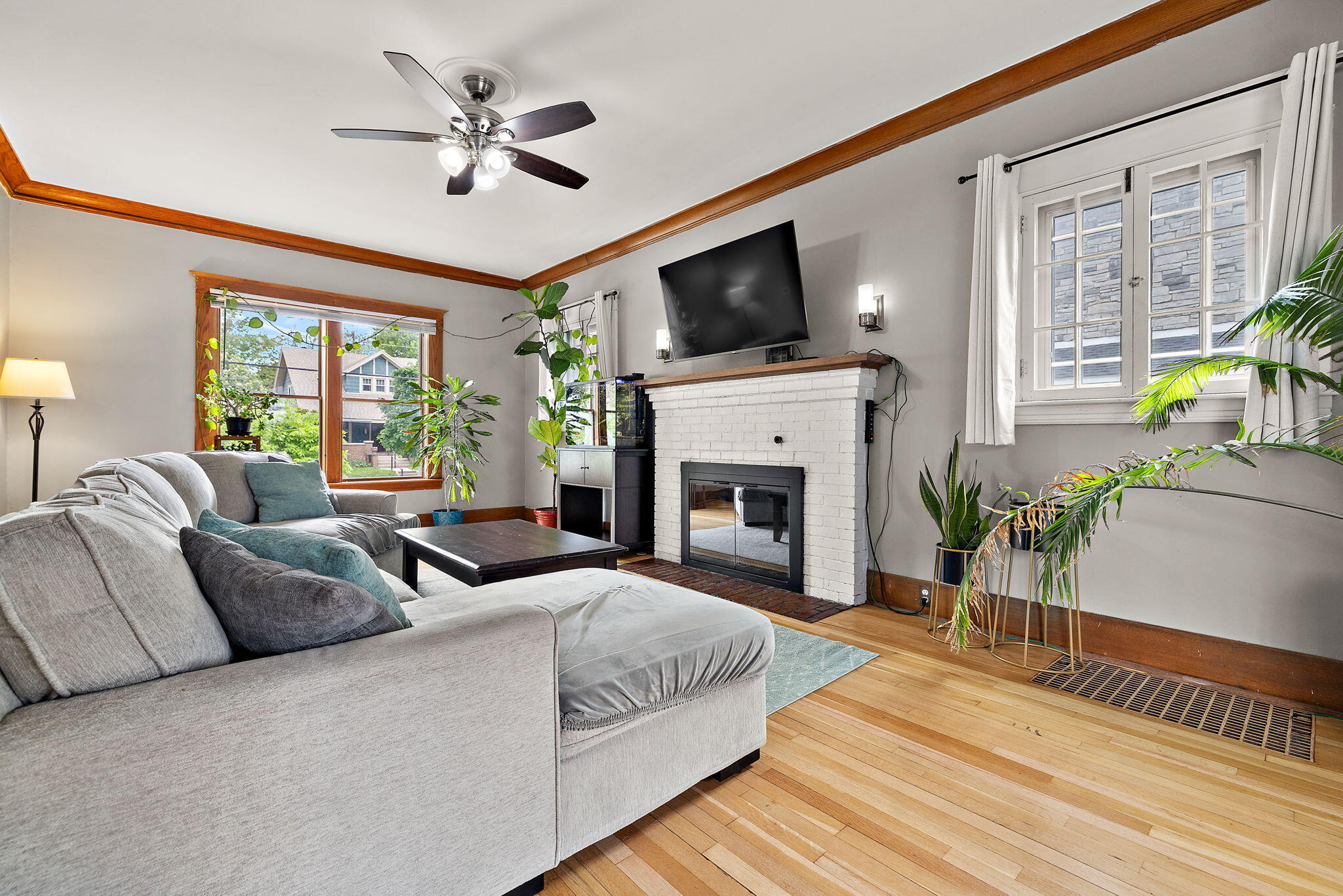 637 Fairview Avenue NE Grand Rapids MI 49503