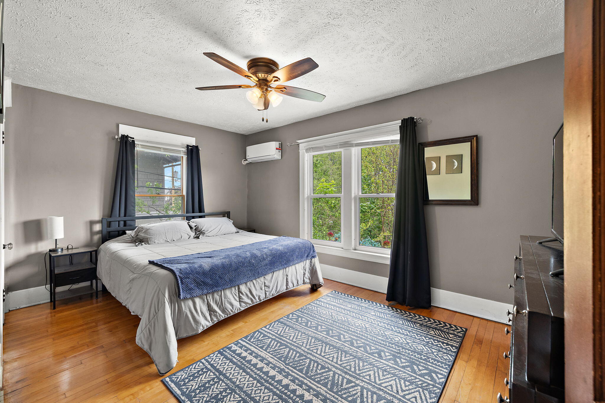 637 Fairview Avenue NE Grand Rapids MI 49503