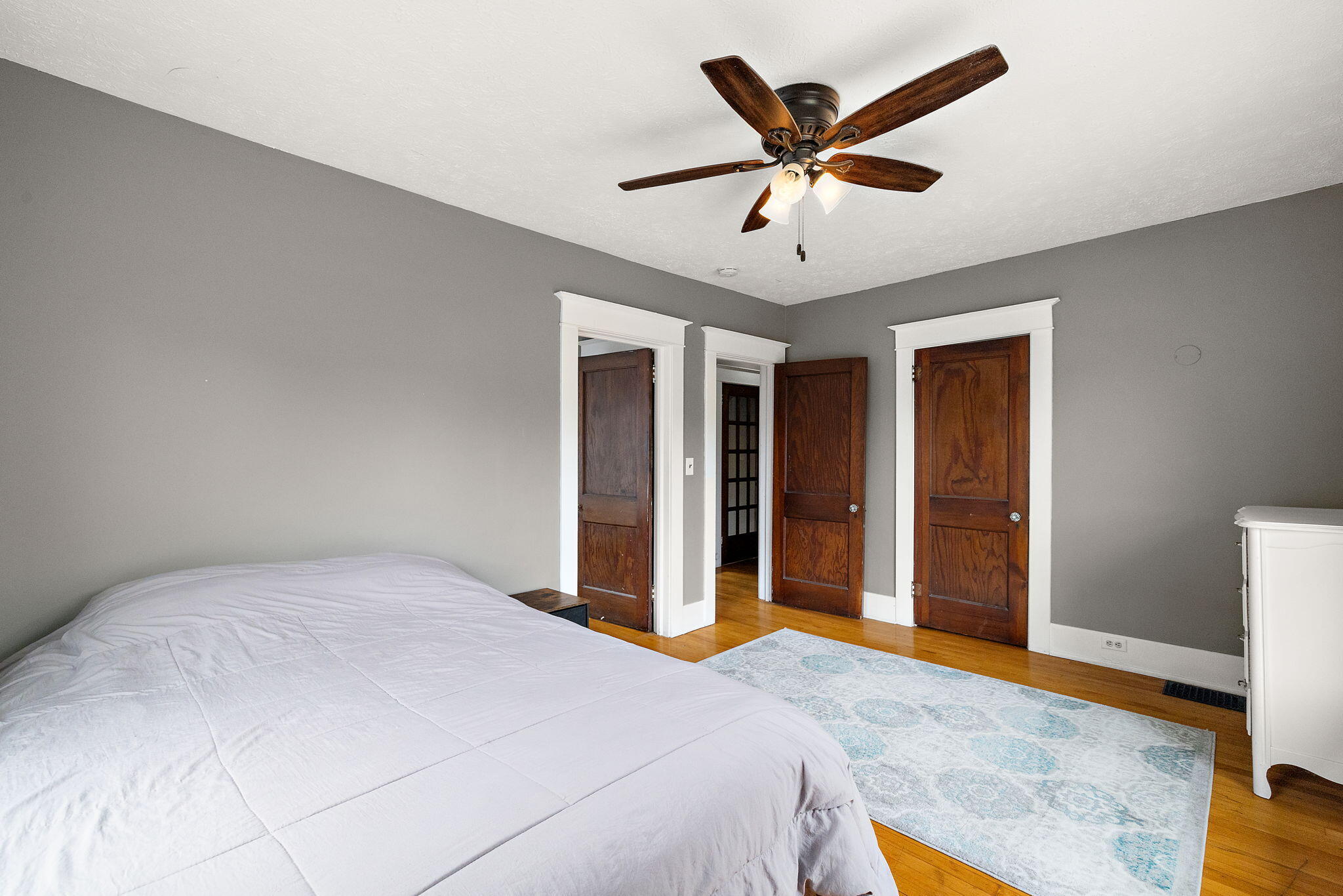 637 Fairview Avenue NE Grand Rapids MI 49503